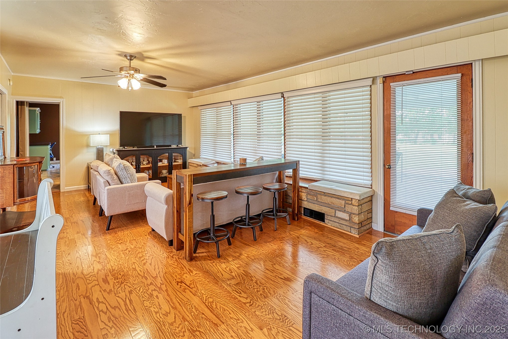 14 E Smith Avenue Property Photo 10