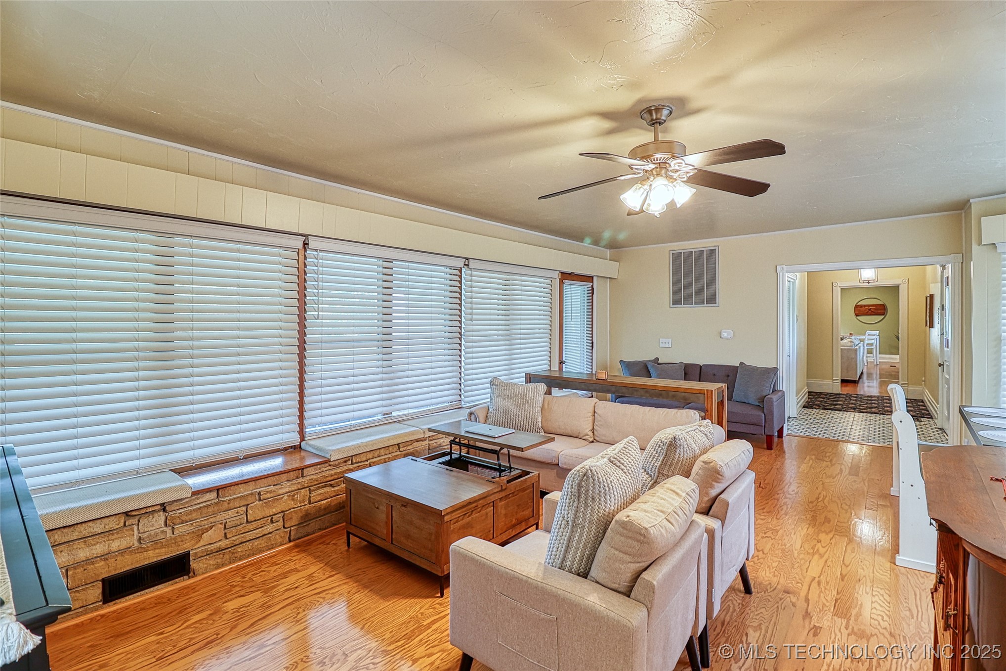 14 E Smith Avenue Property Photo 12