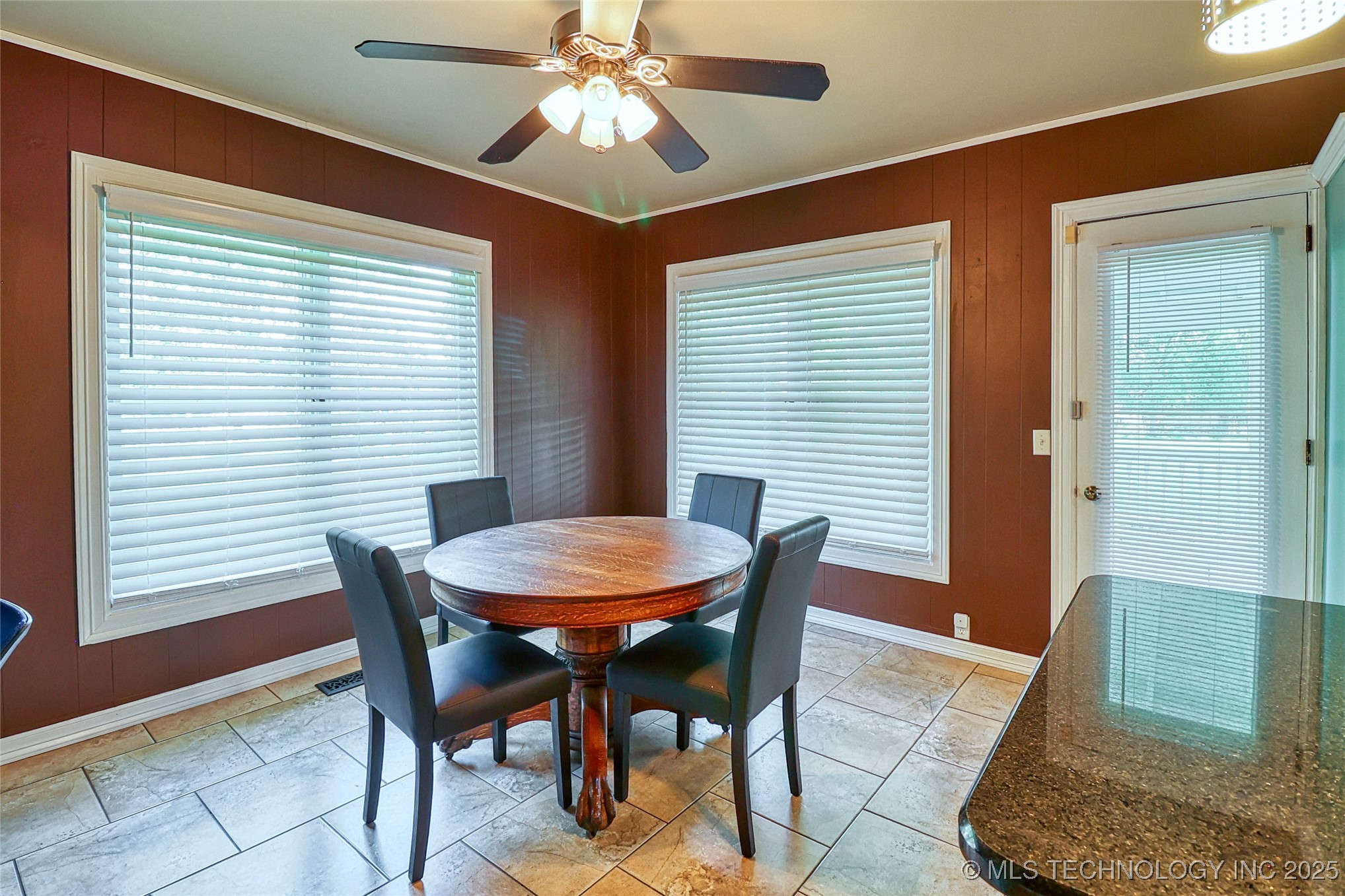 14 E Smith Avenue Property Photo 24