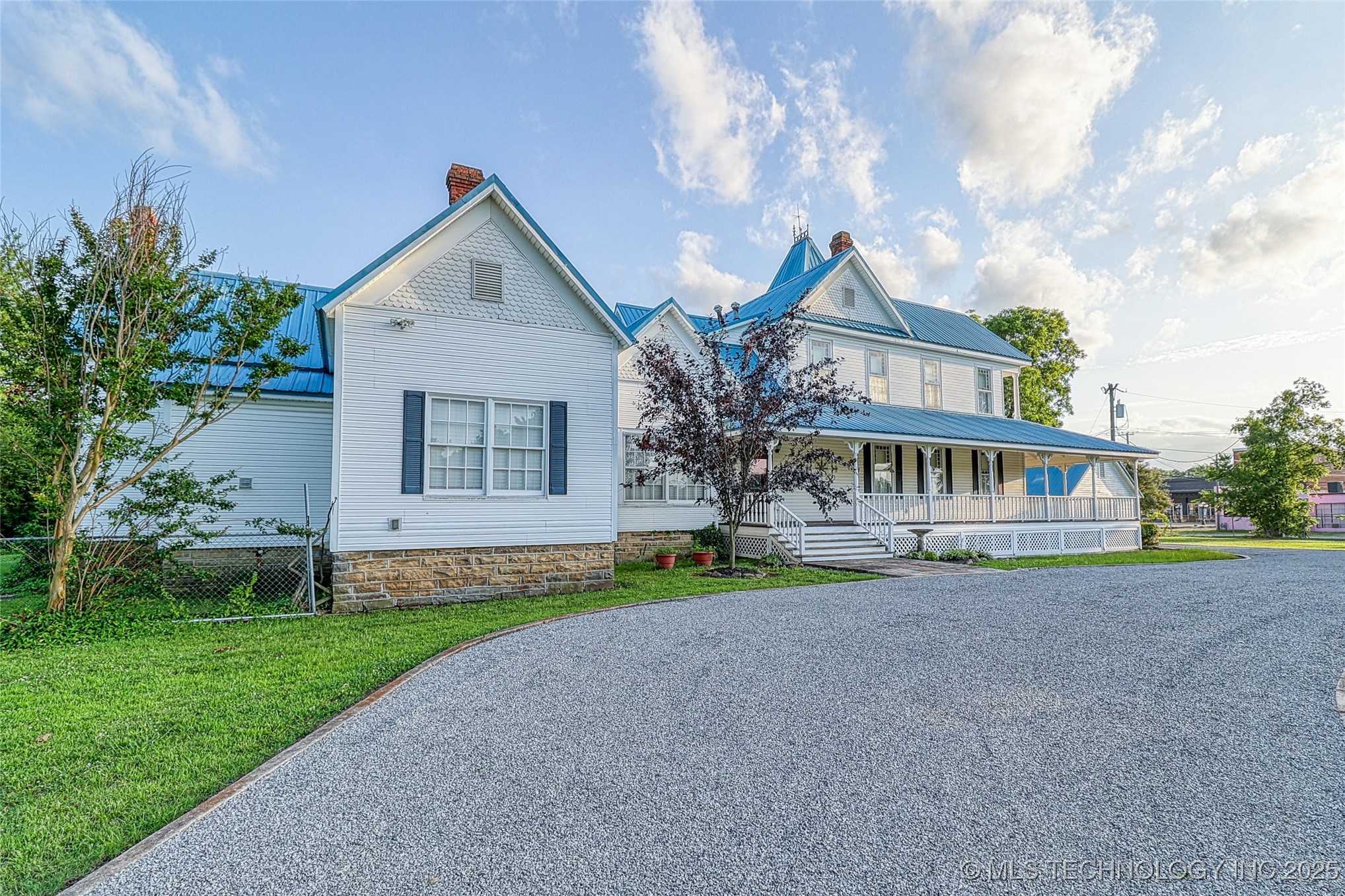 14 E Smith Avenue Property Photo 42