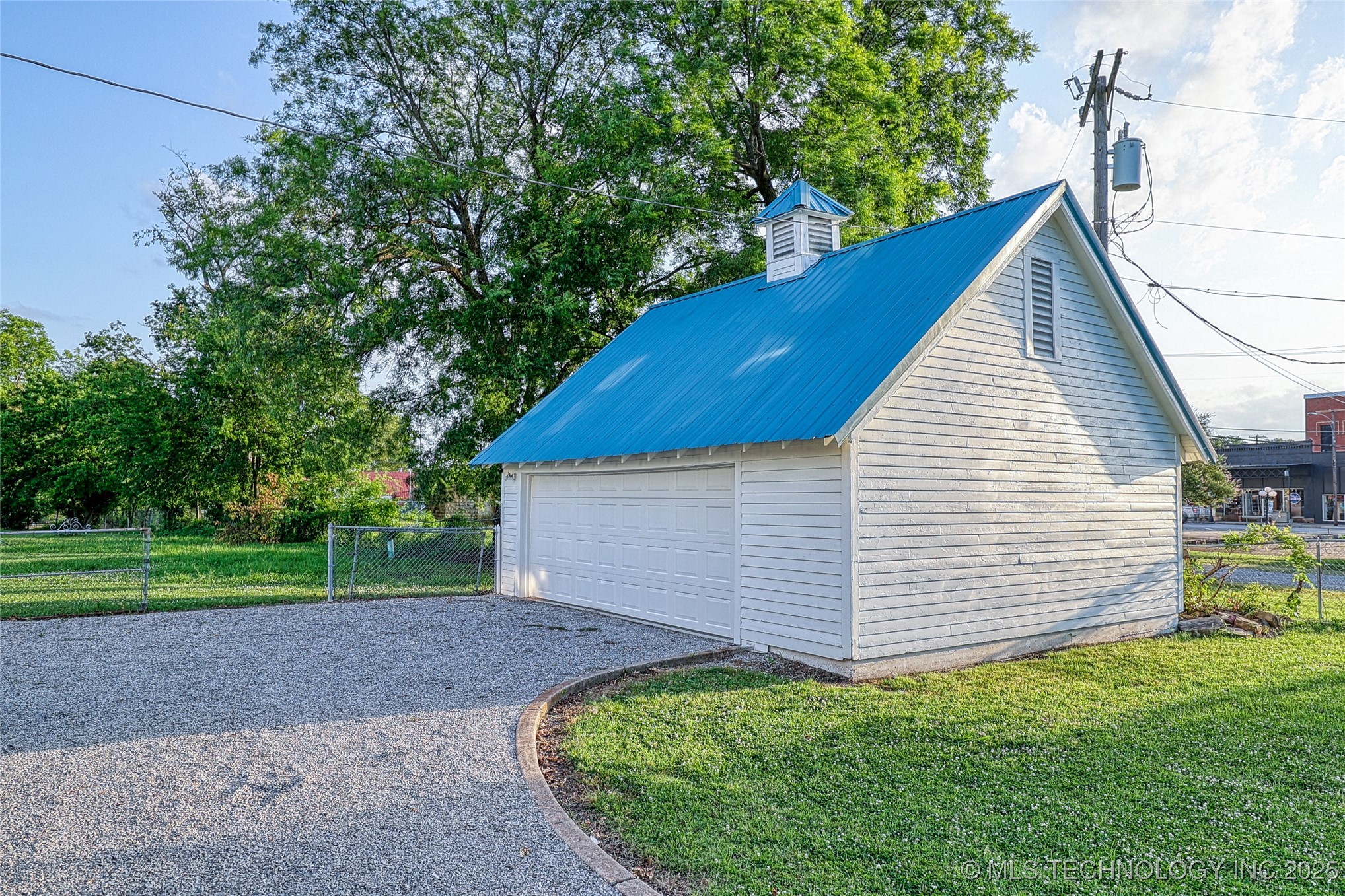 14 E Smith Avenue Property Photo 43