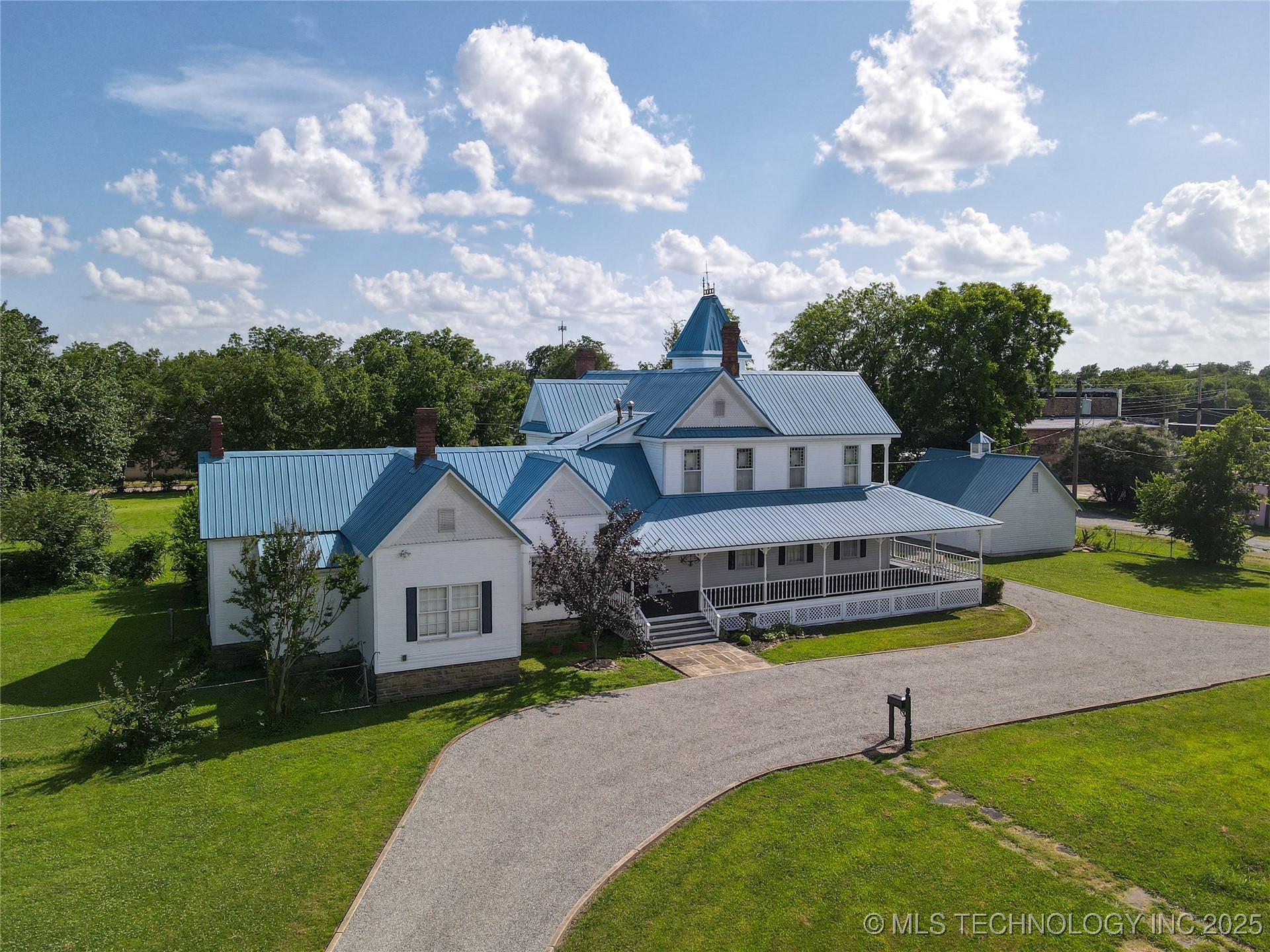 14 E Smith Avenue Property Photo 45