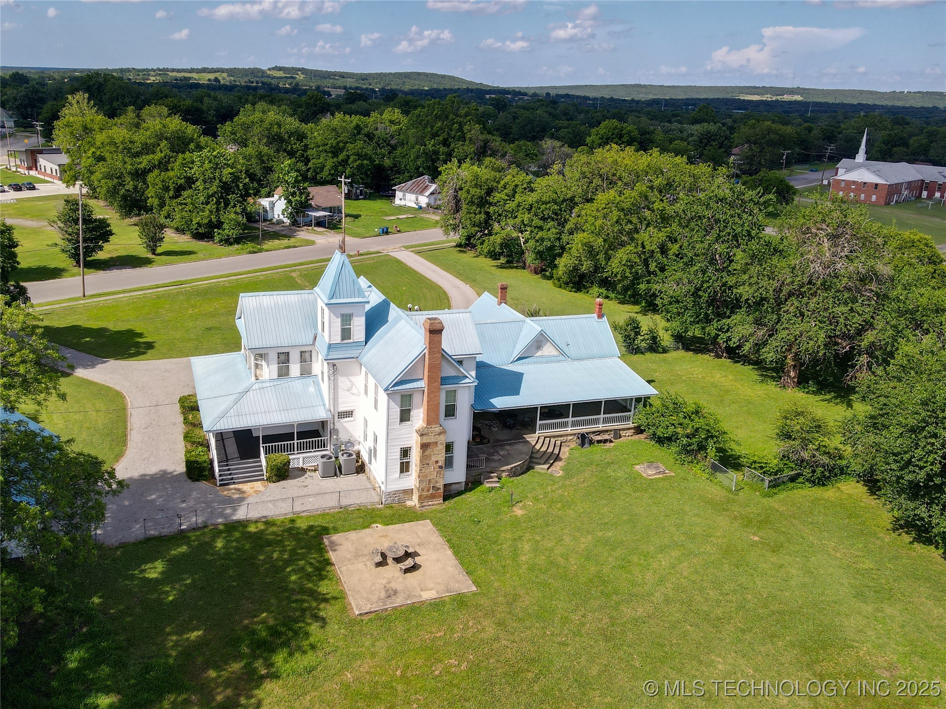 14 E Smith Avenue Property Photo 46