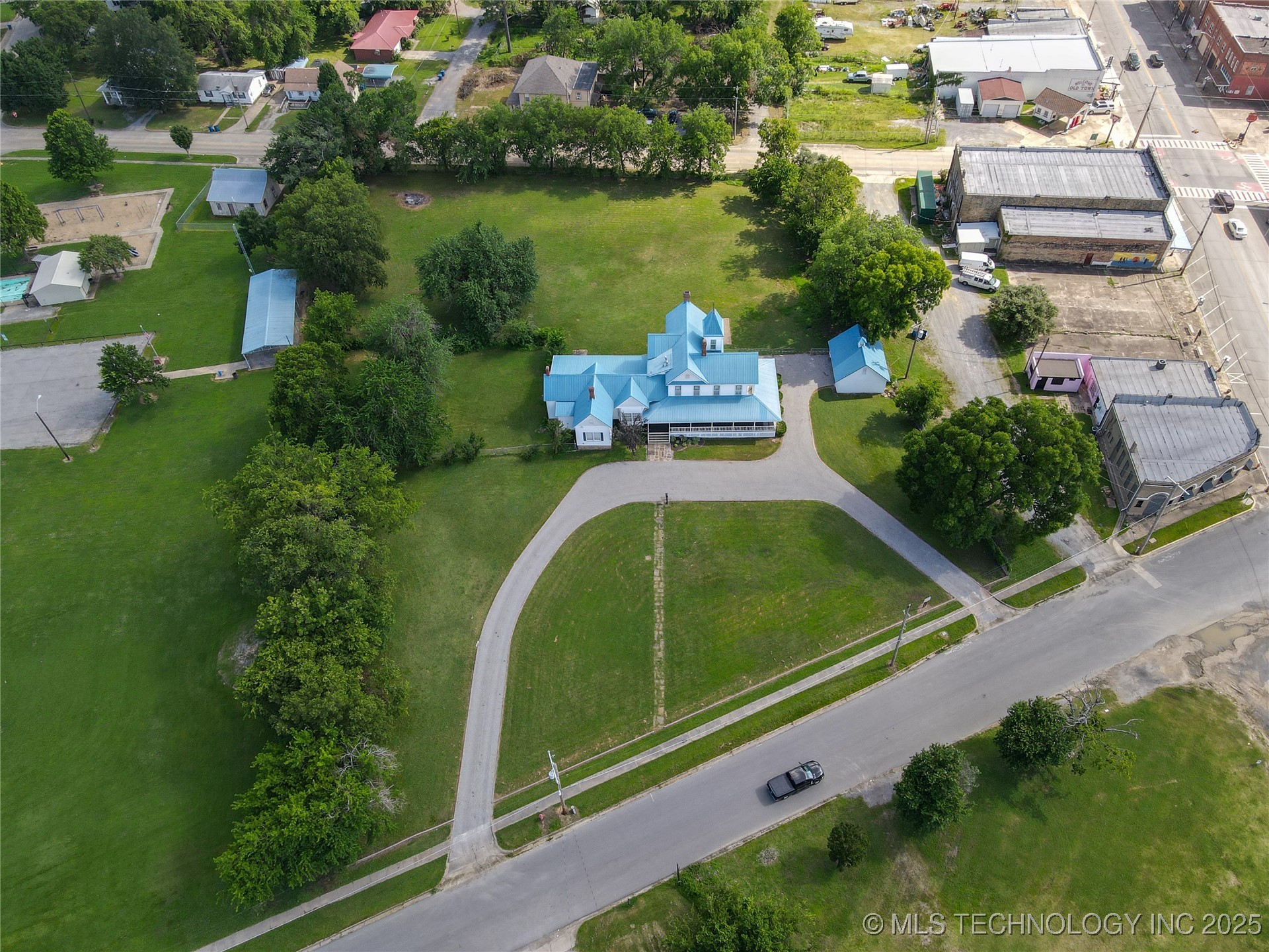 14 E Smith Avenue Property Photo 47