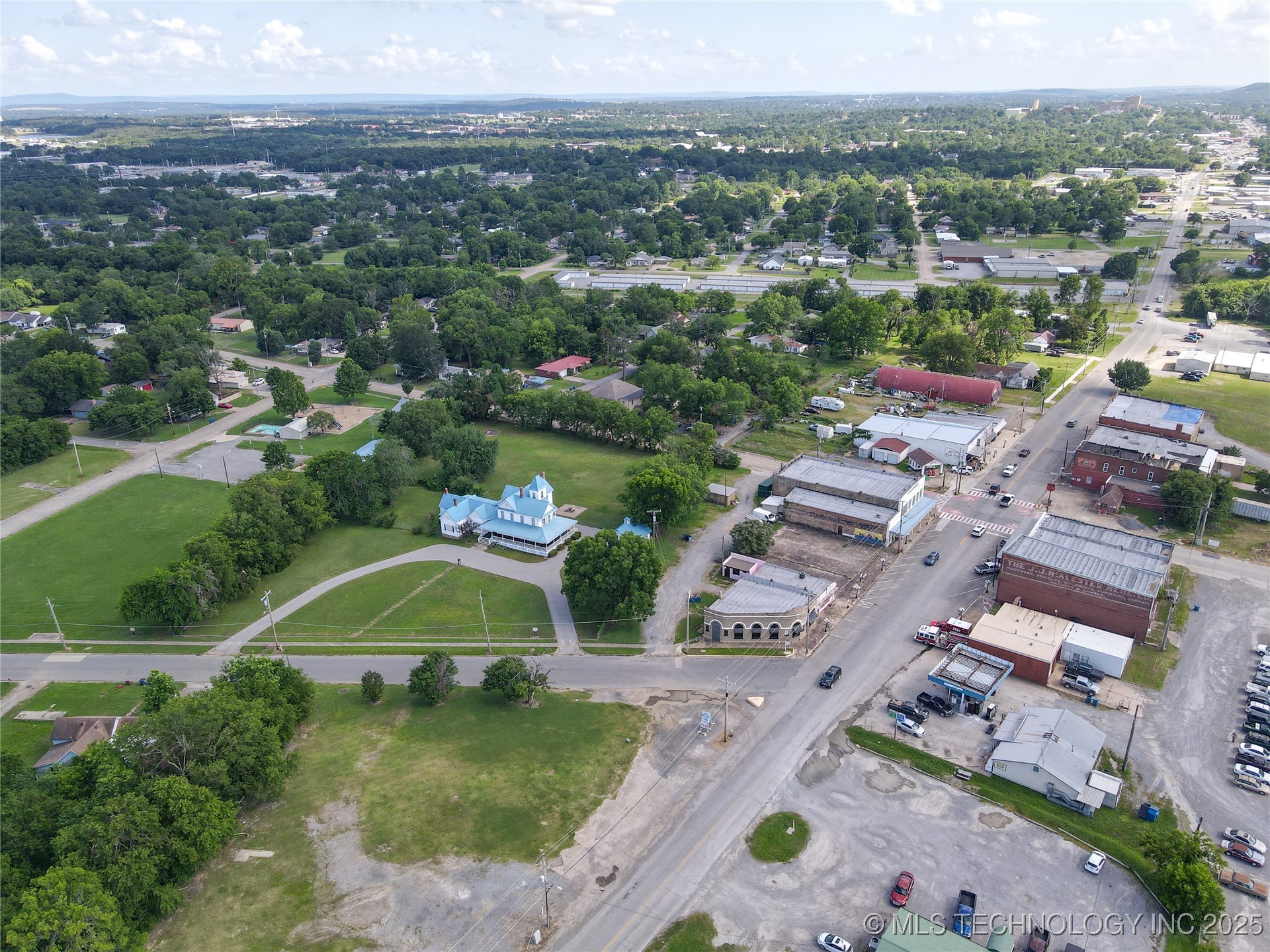 14 E Smith Avenue Property Photo 49