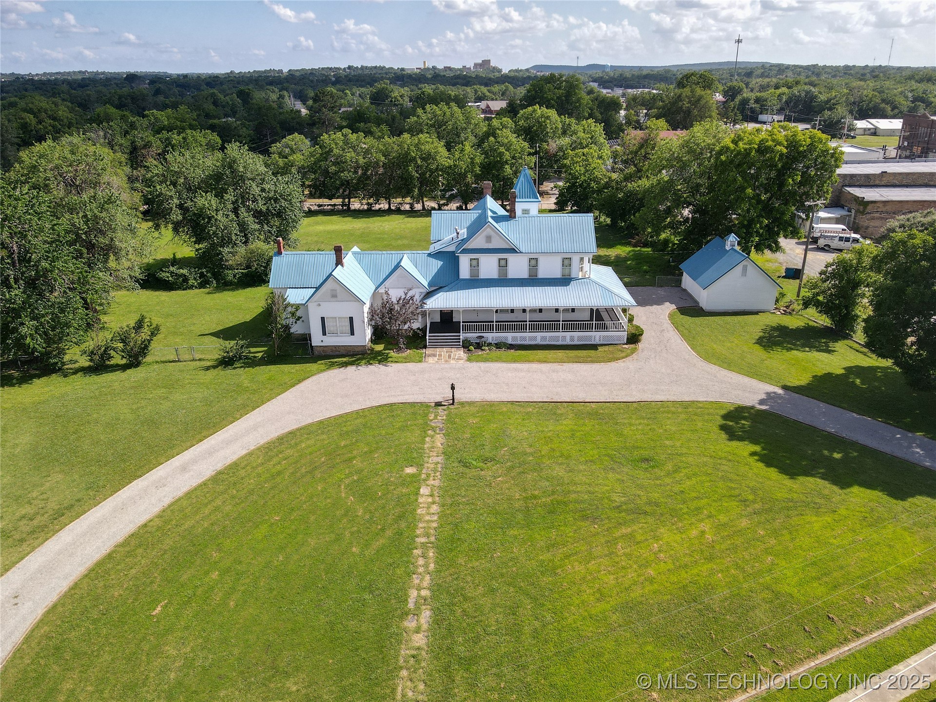 14 E Smith Avenue Property Photo 50