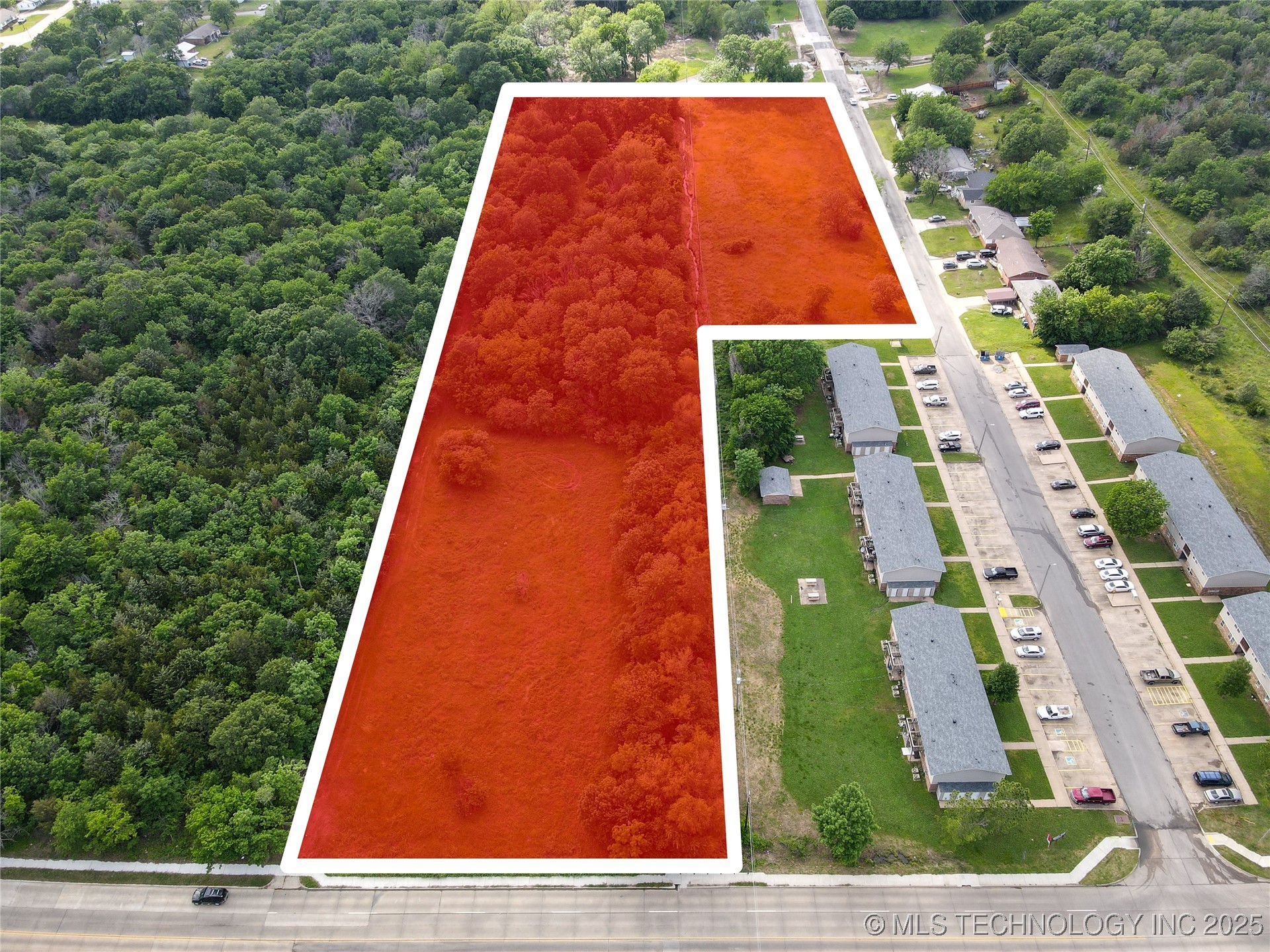 Strong Boulevard Property Photo 1