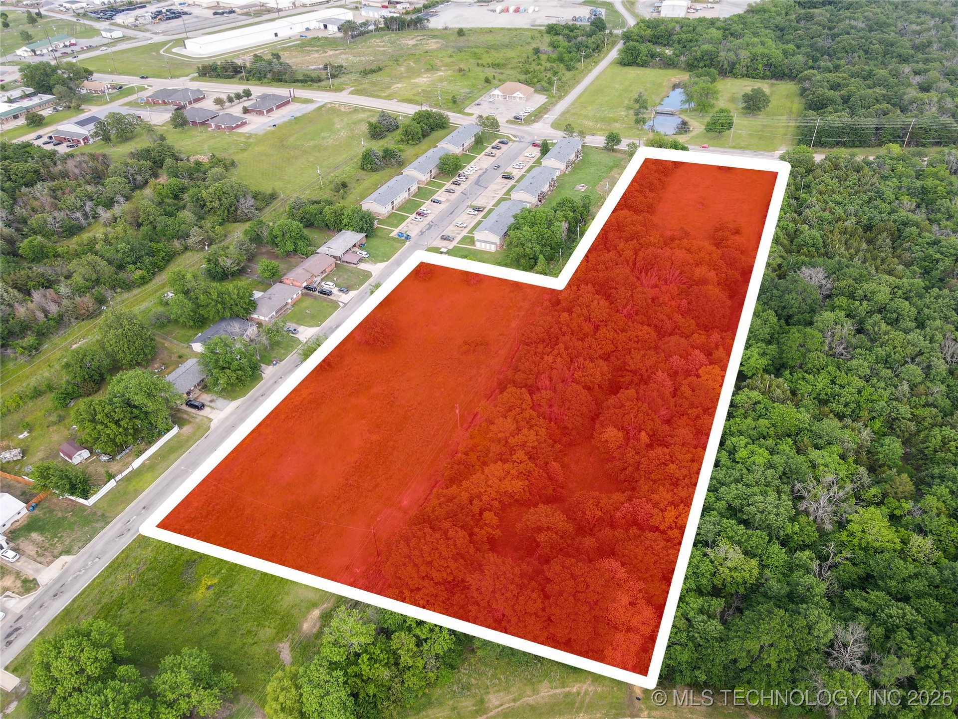 Strong Boulevard Property Photo 3