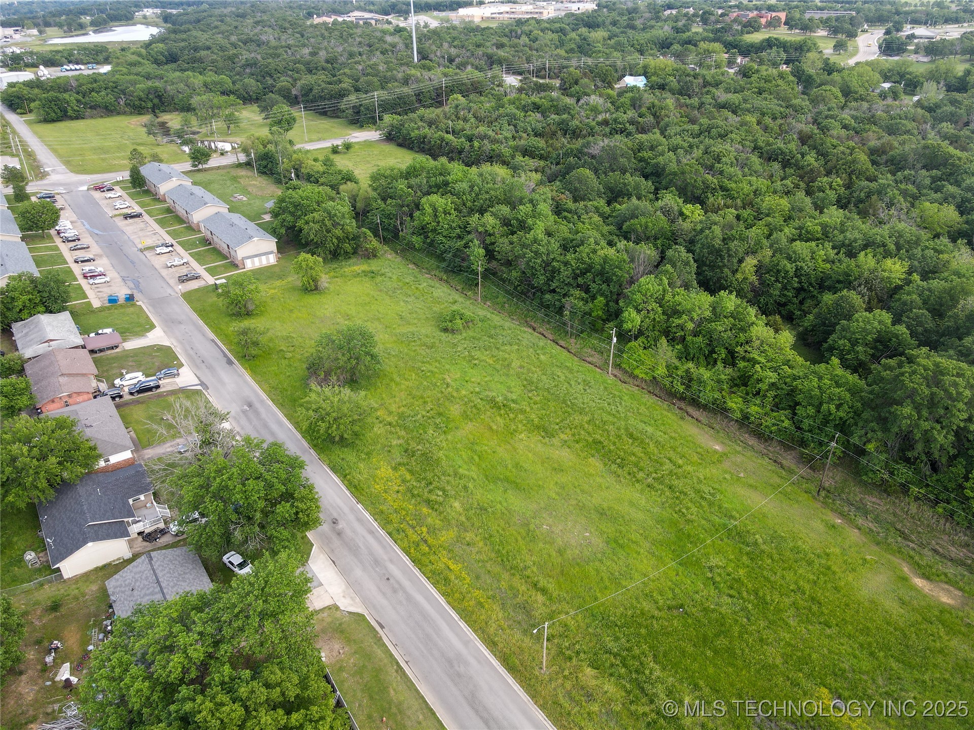 Strong Boulevard Property Photo 13