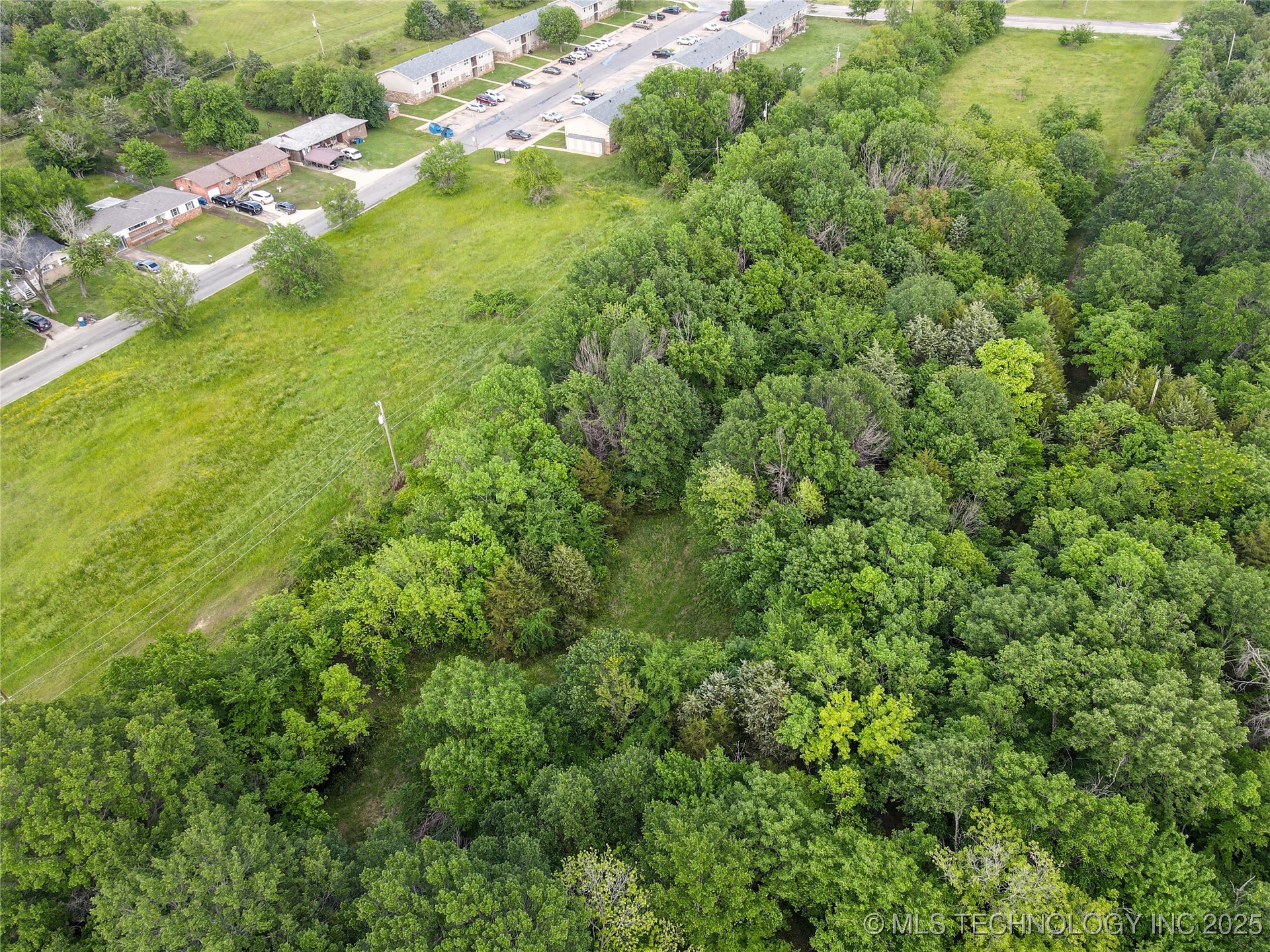 Strong Boulevard Property Photo 15