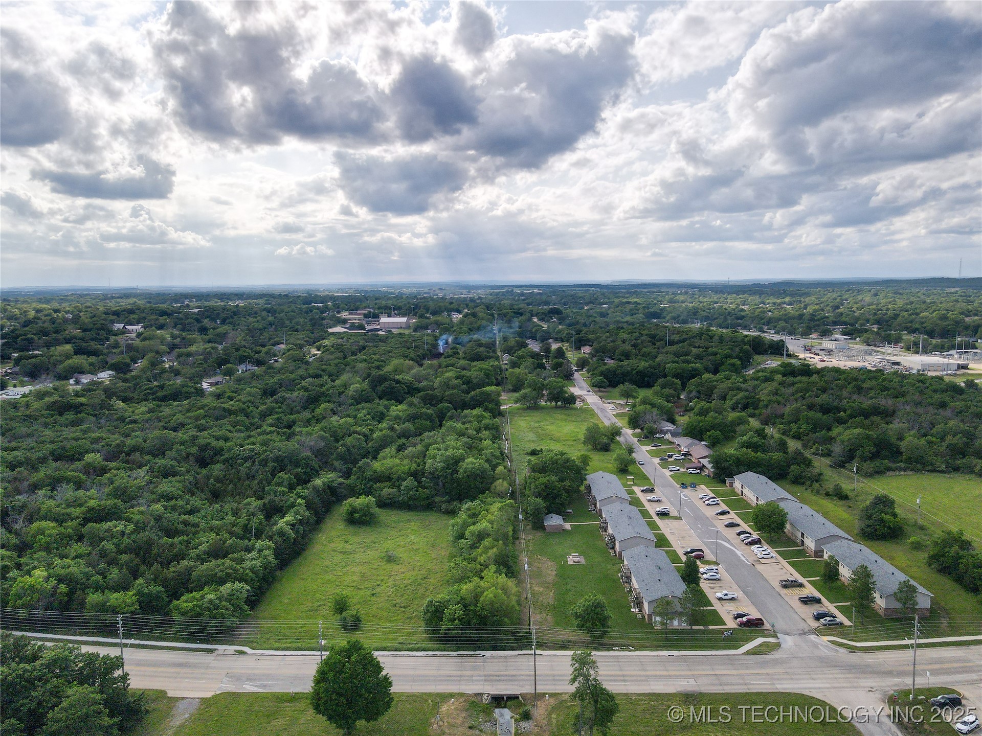 Strong Boulevard Property Photo 21