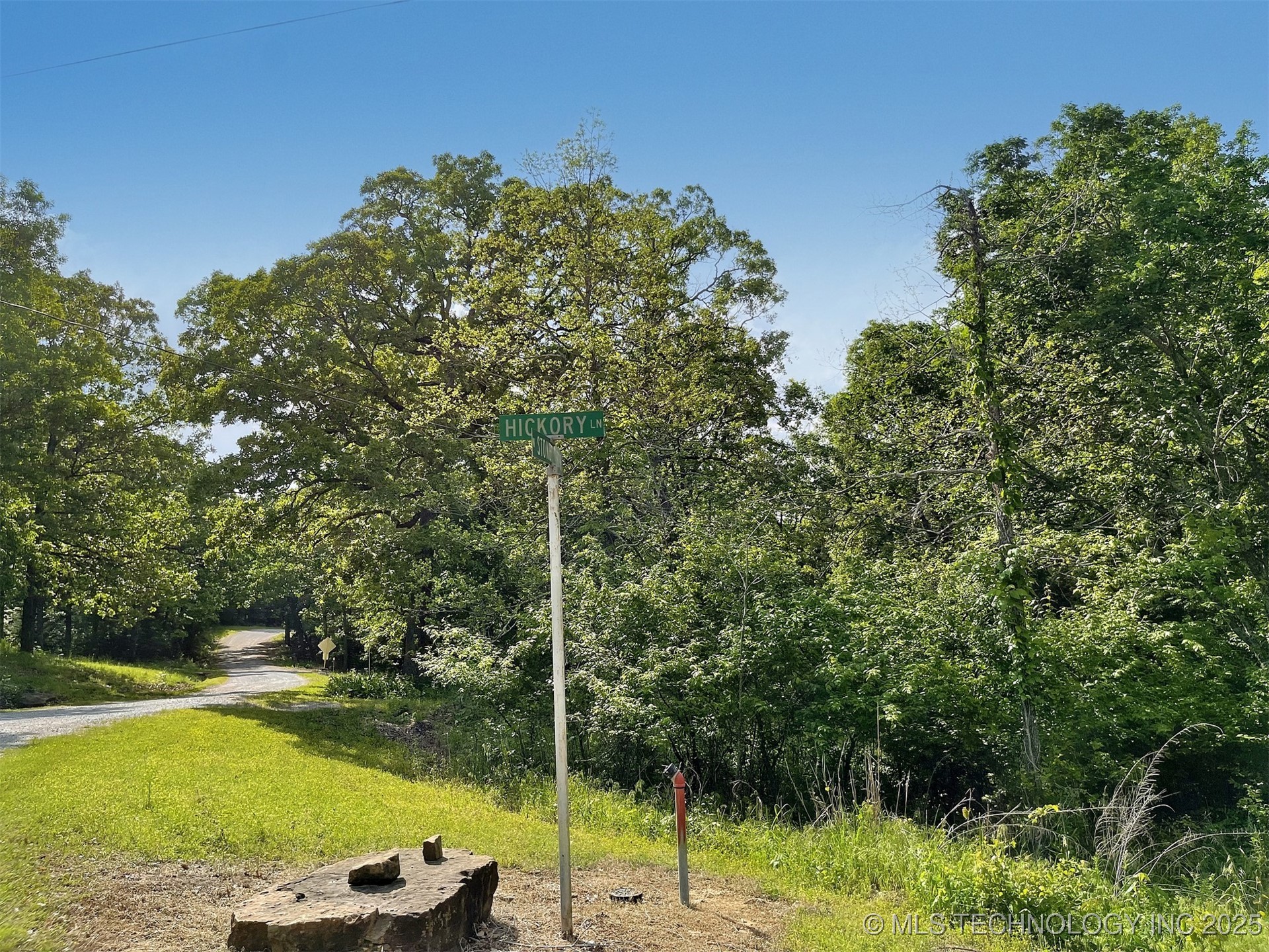 S Hickory Lane Property Photo 3