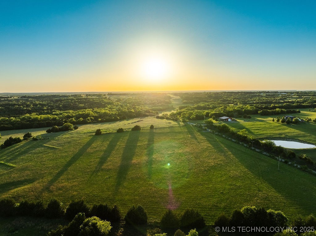 11 E 750 Road Property Photo 2