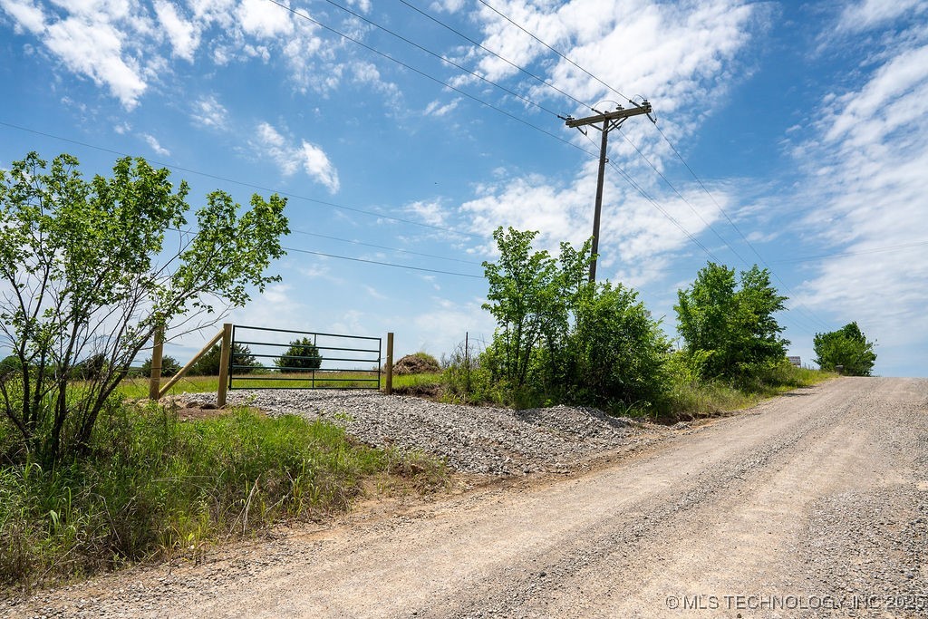 11 E 750 Road Property Photo 7