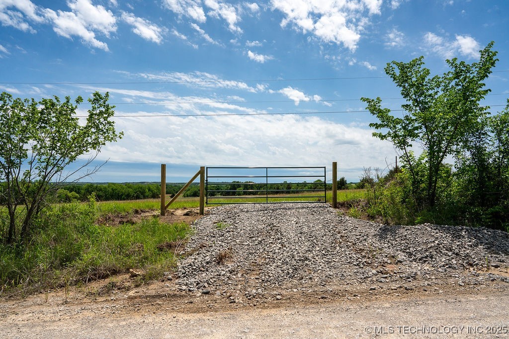 11 E 750 Road Property Photo 8