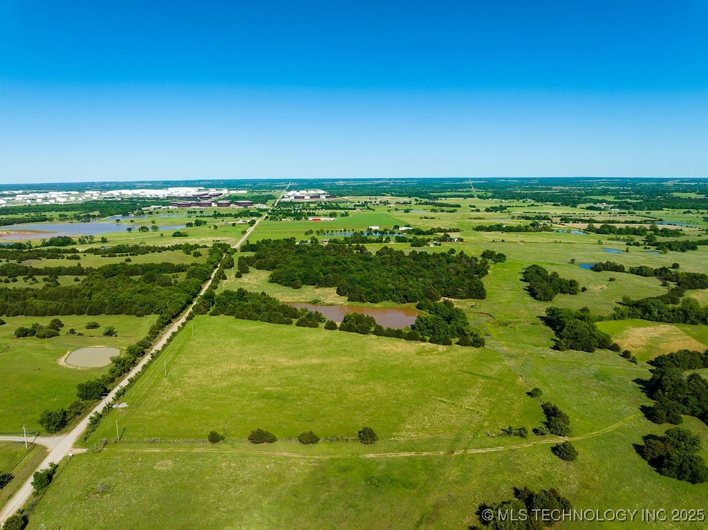 11 E 750 Road Property Photo 11