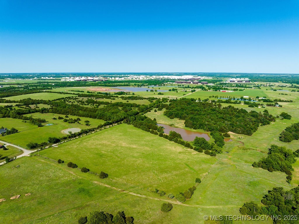 11 E 750 Road Property Photo 12