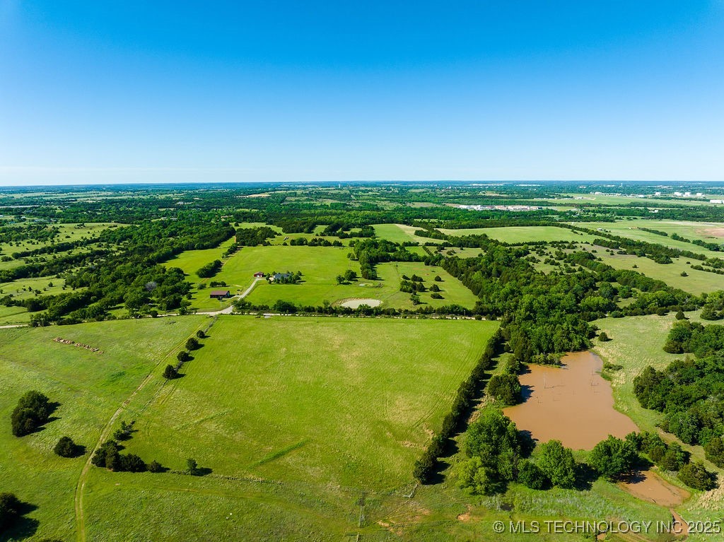 11 E 750 Road Property Photo 13