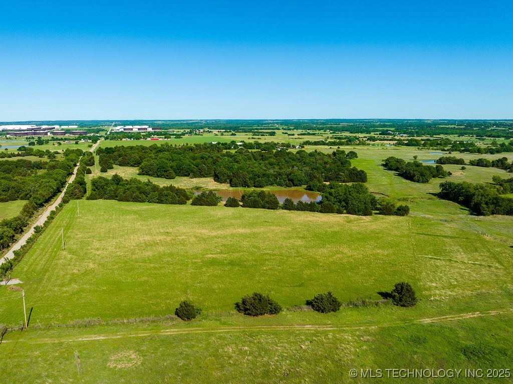 11 E 750 Road Property Photo 16