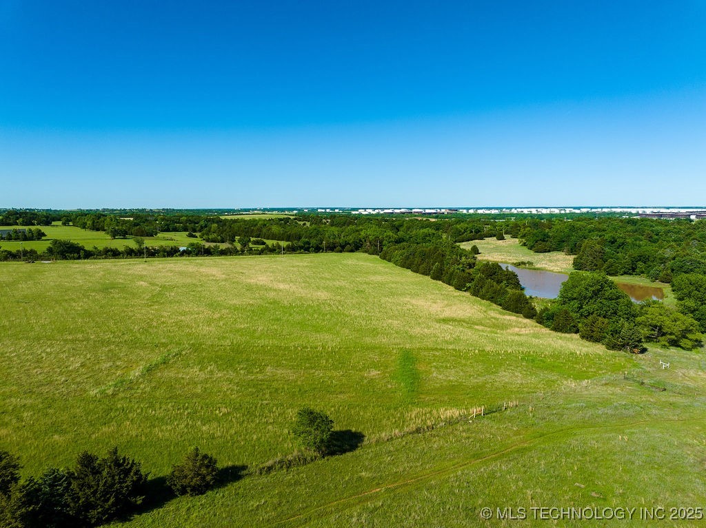 11 E 750 Road Property Photo 18