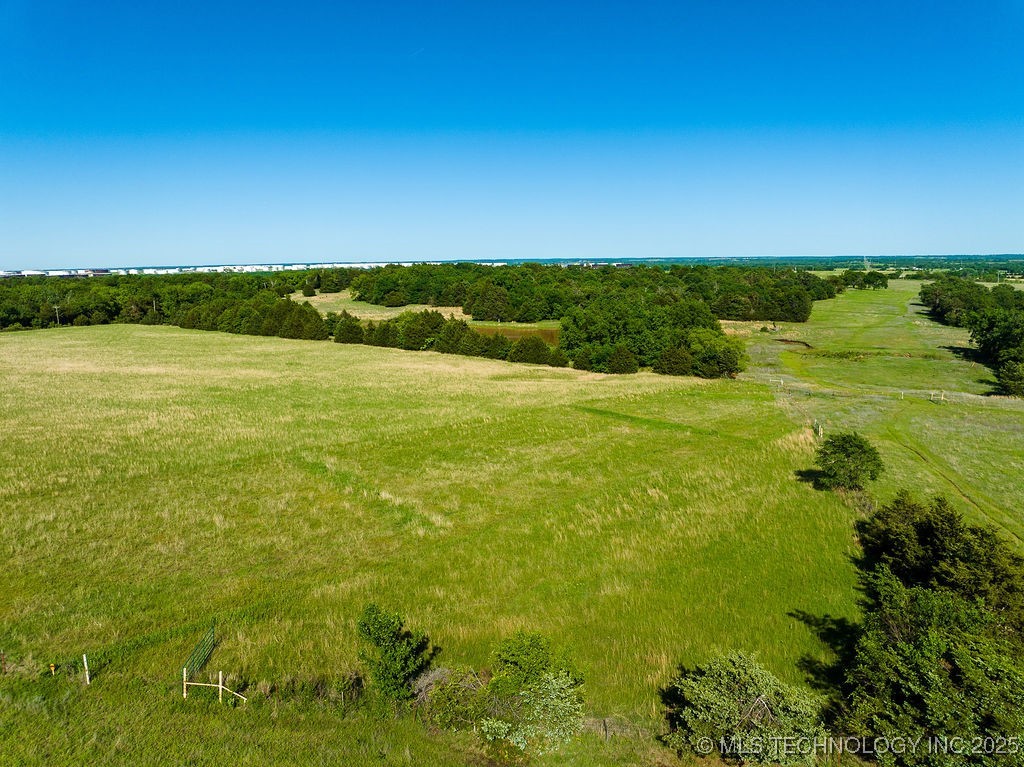 11 E 750 Road Property Photo 23