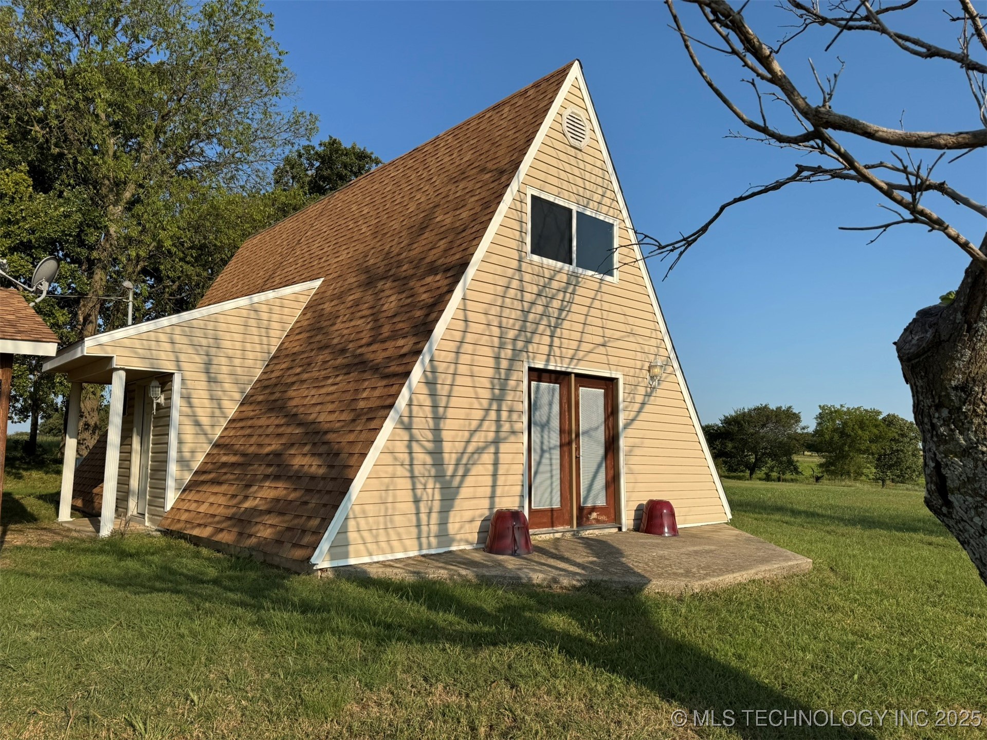 7235 Sunshine Road Property Photo 1