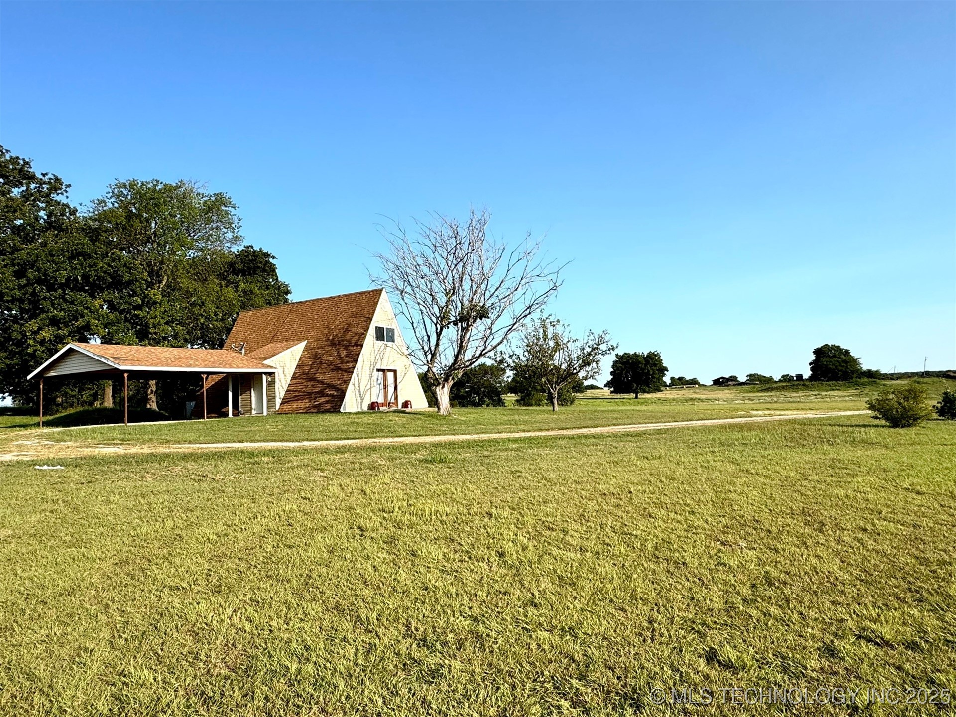 7235 Sunshine Road Property Photo 4