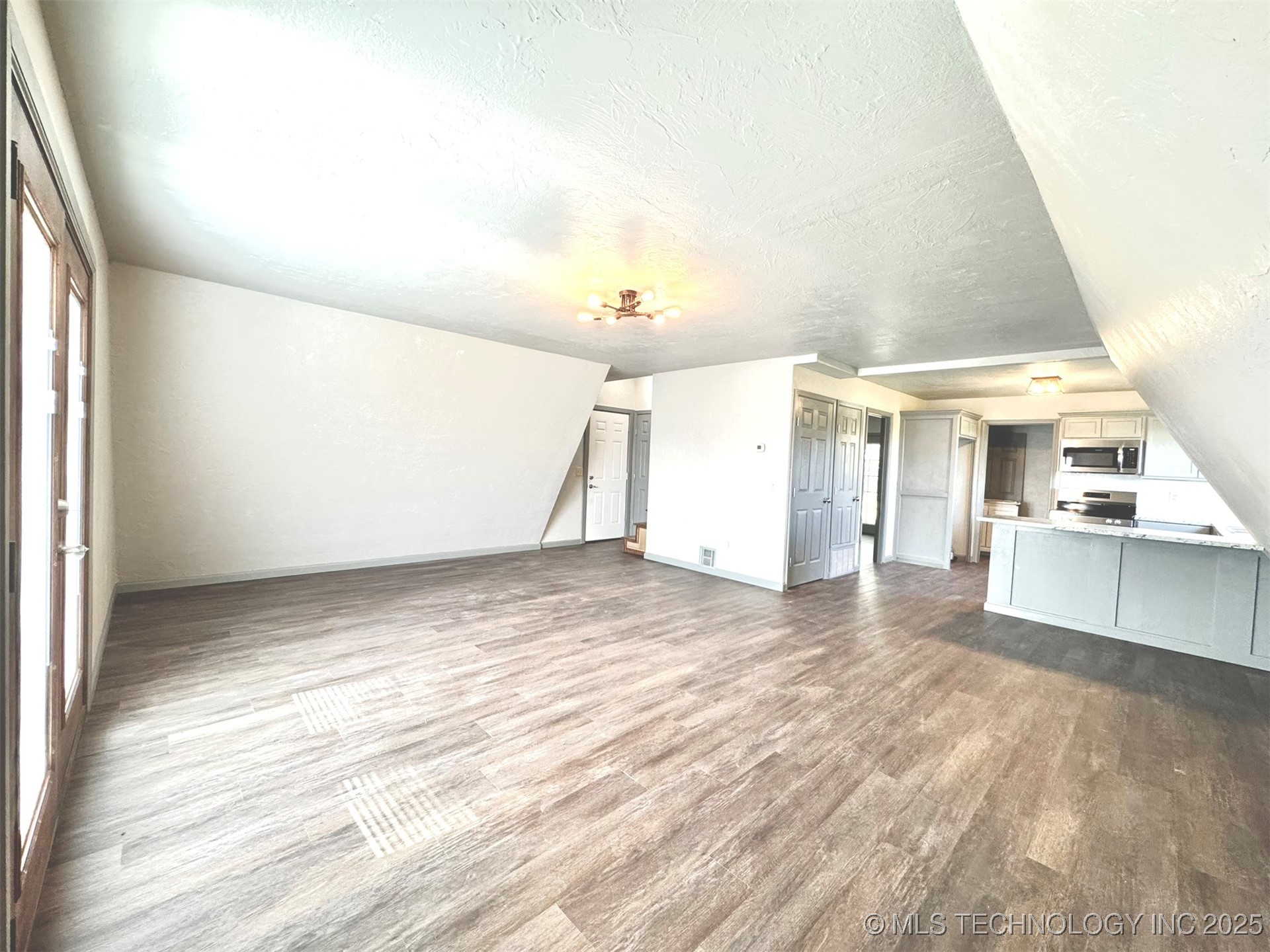 7235 Sunshine Road Property Photo 6