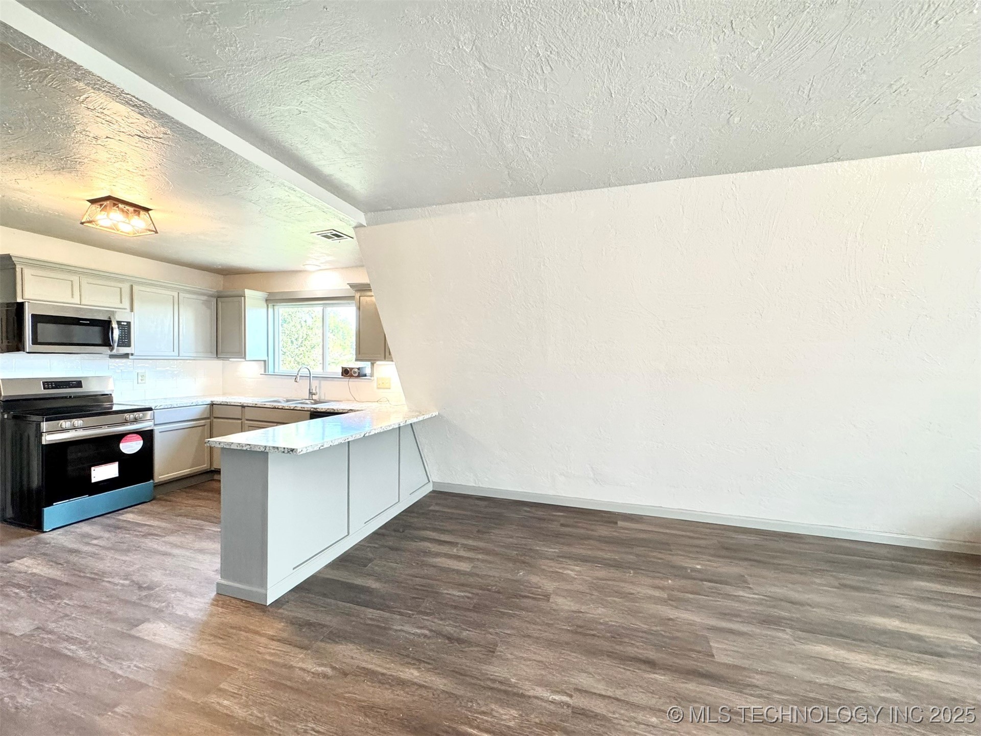 7235 Sunshine Road Property Photo 7