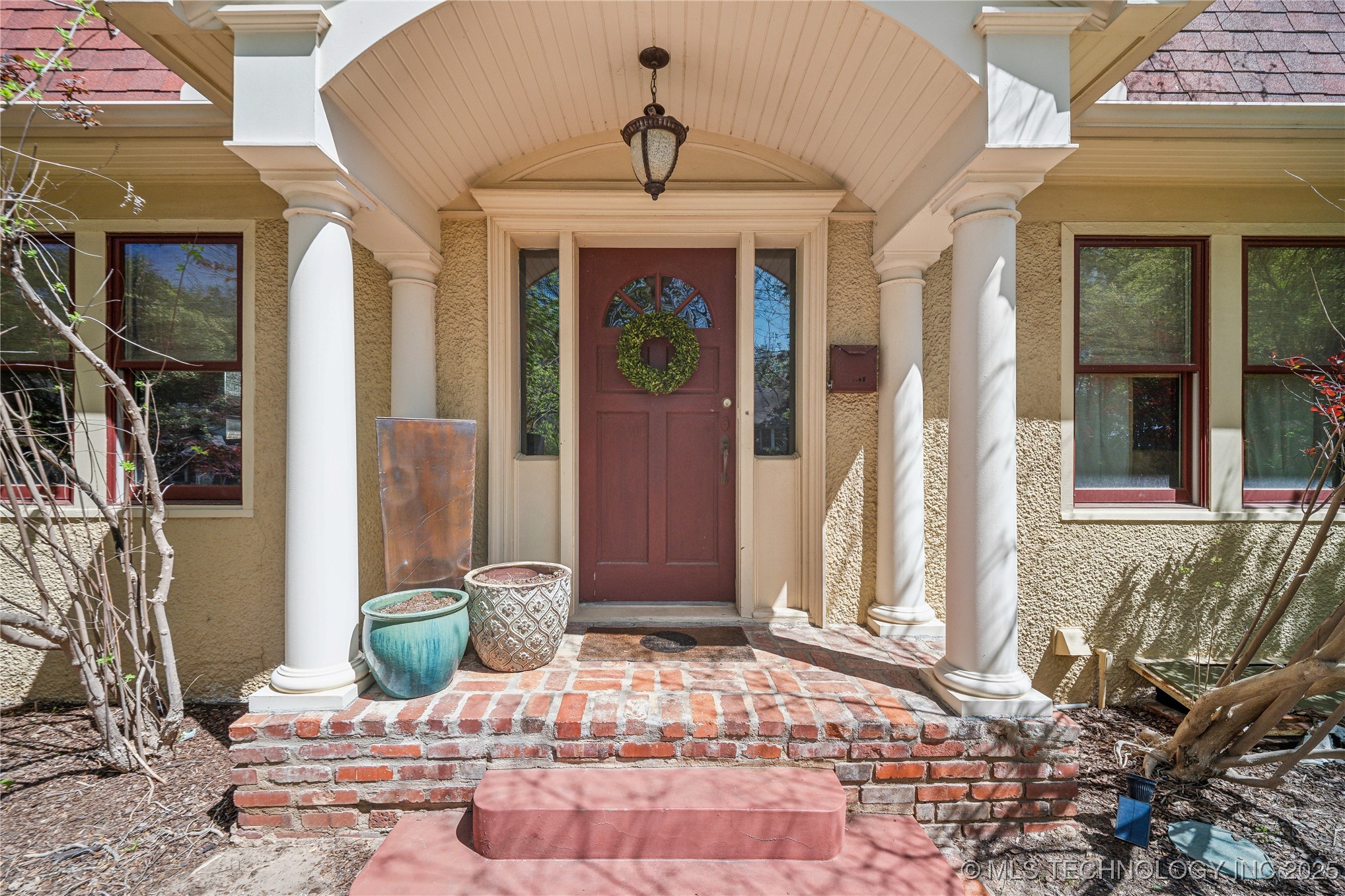 2251 S Saint Louis Avenue Property Photo 3