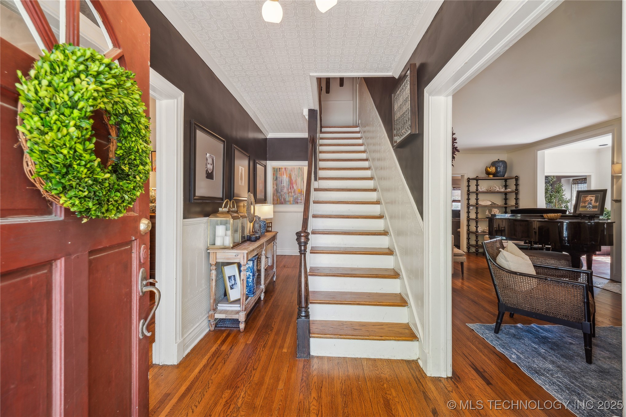 2251 S Saint Louis Avenue Property Photo 4