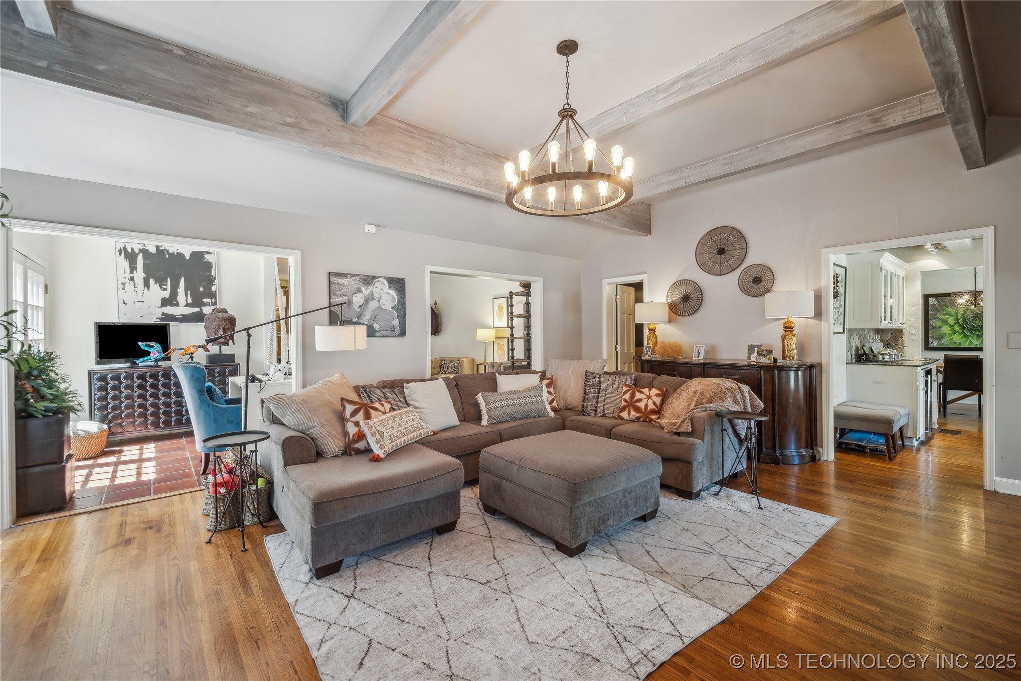 2251 S Saint Louis Avenue Property Photo 9