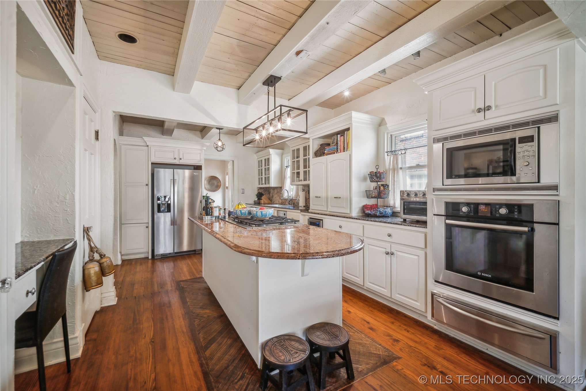 2251 S Saint Louis Avenue Property Photo 10