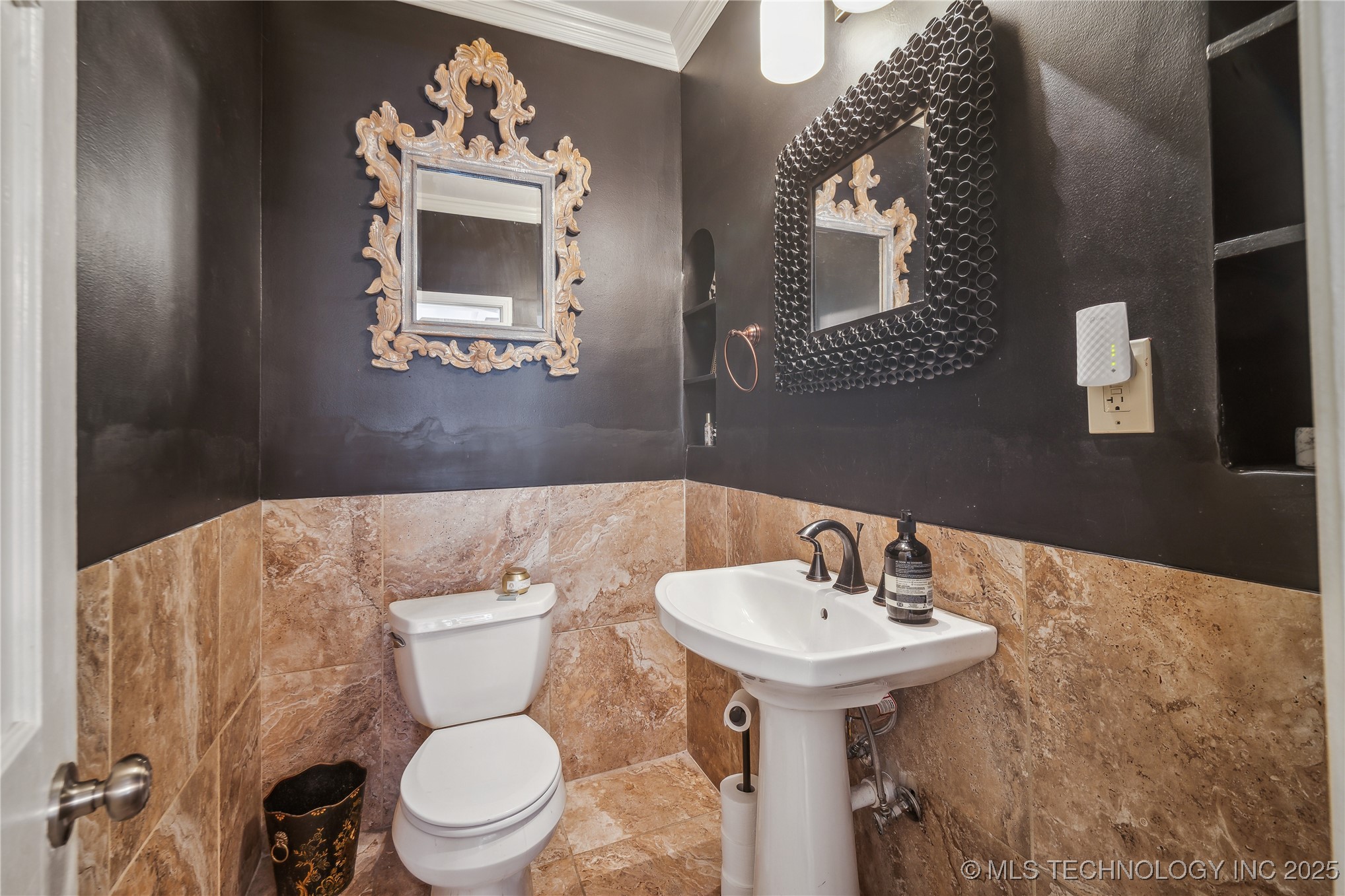 2251 S Saint Louis Avenue Property Photo 16