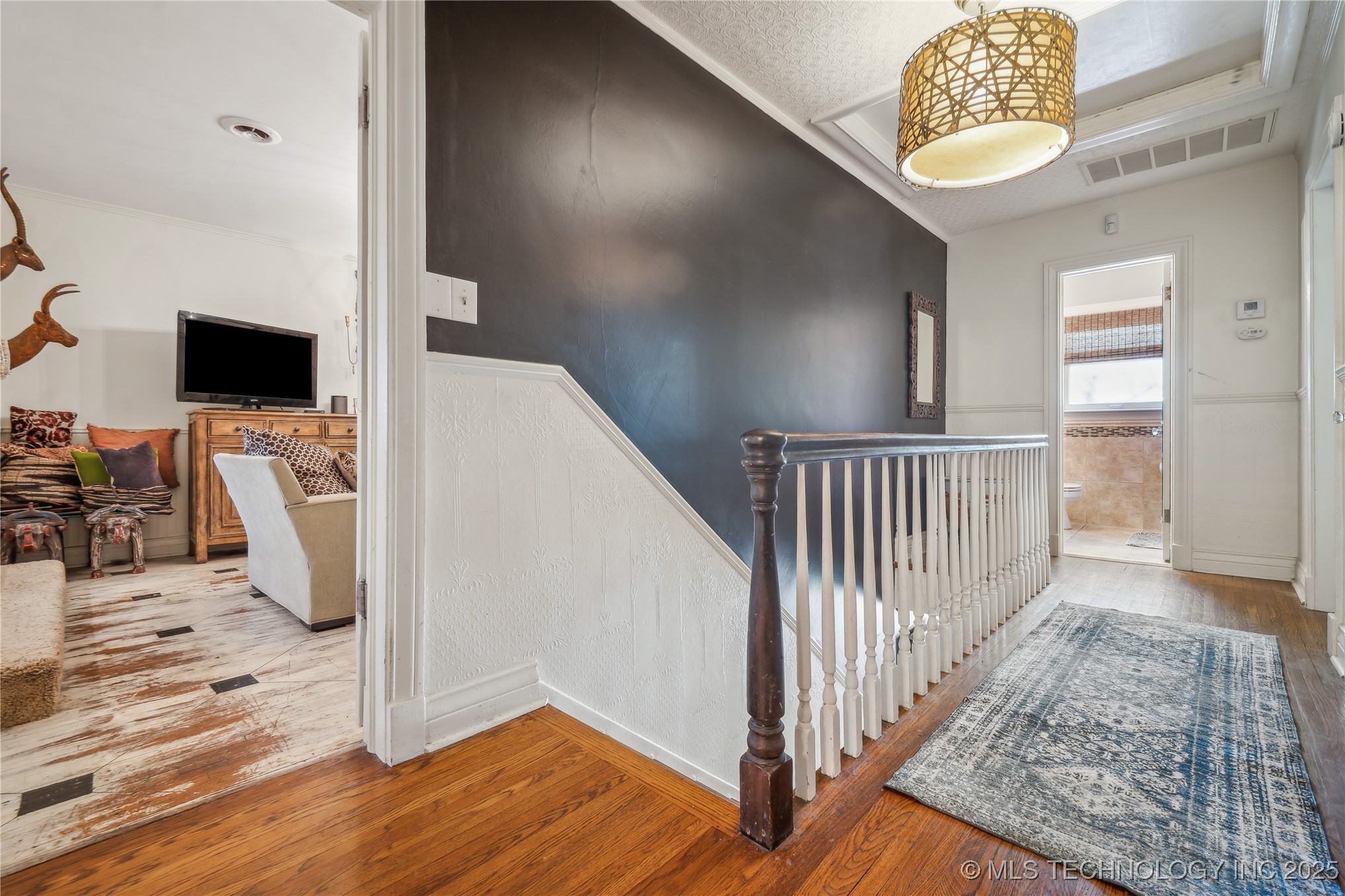 2251 S Saint Louis Avenue Property Photo 17