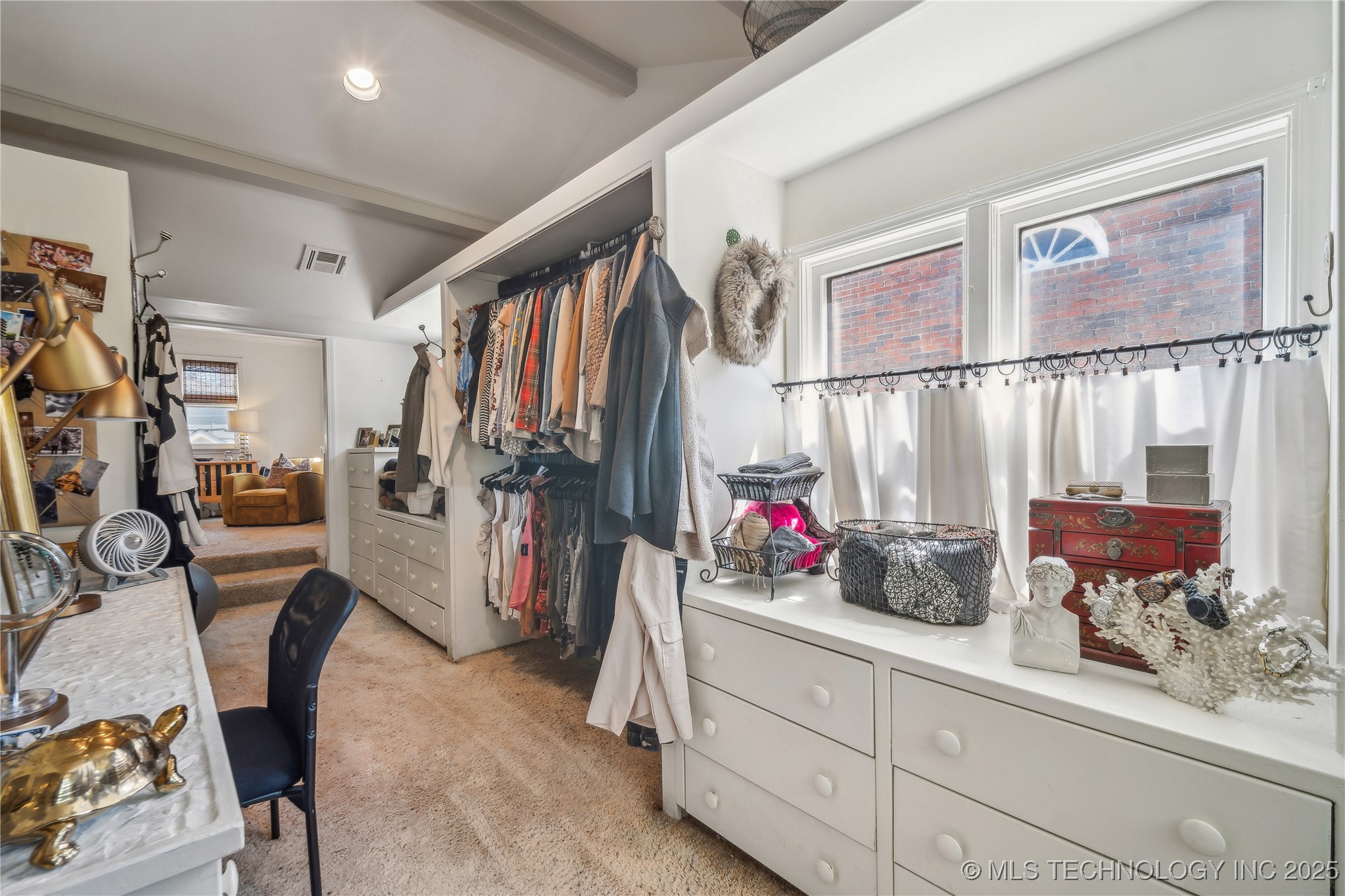 2251 S Saint Louis Avenue Property Photo 20