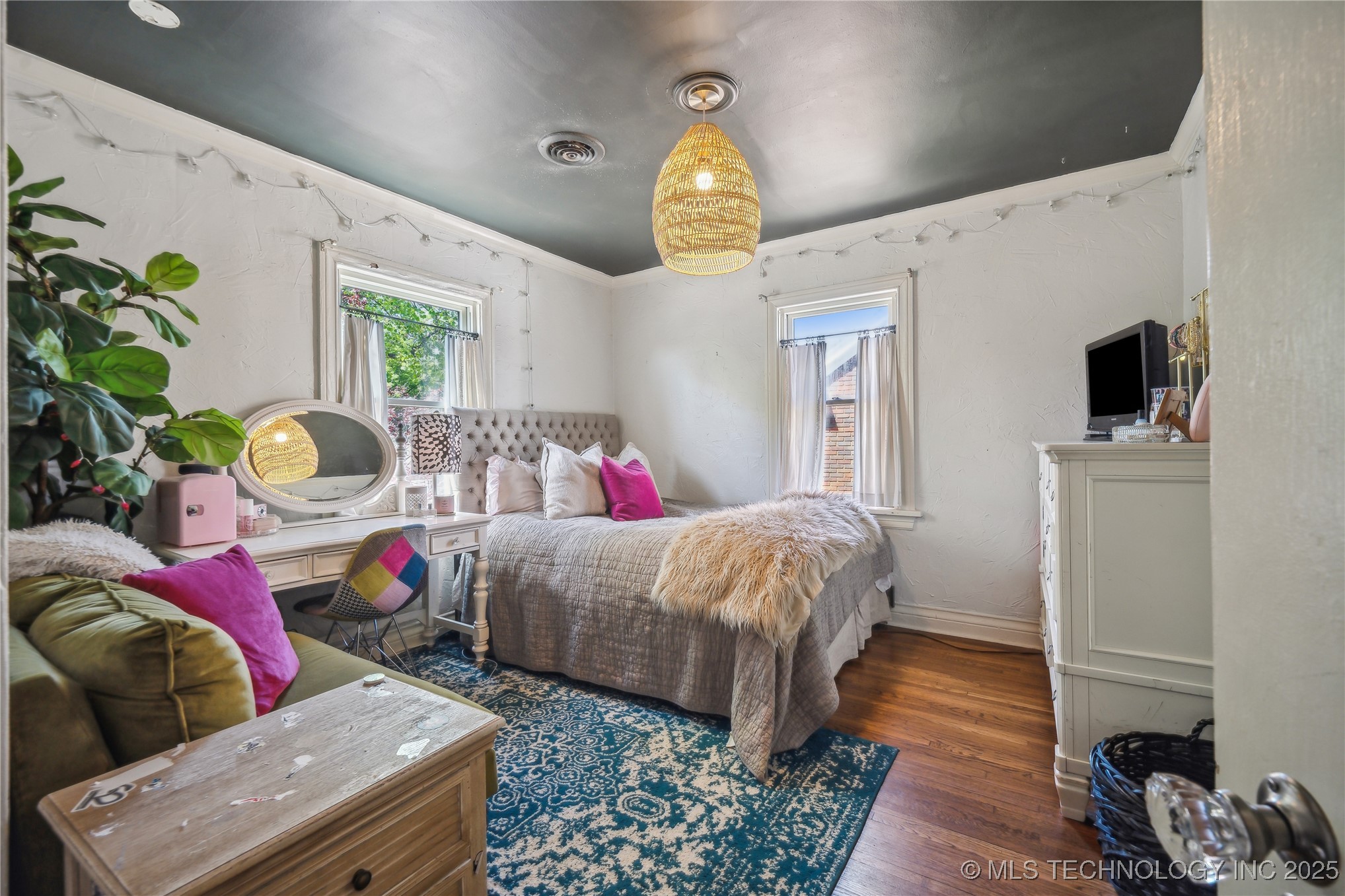 2251 S Saint Louis Avenue Property Photo 27