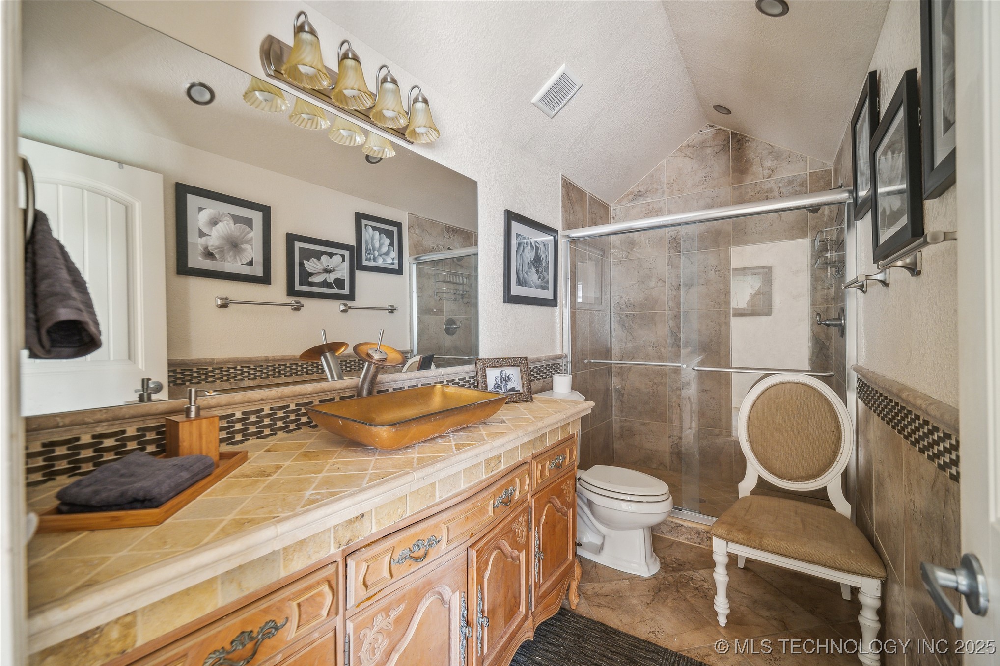 2251 S Saint Louis Avenue Property Photo 32