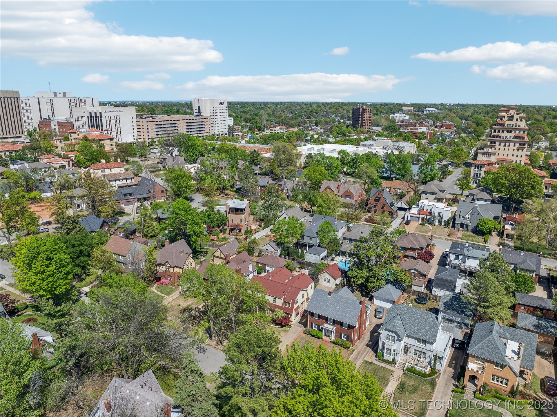 2251 S Saint Louis Avenue Property Photo 33