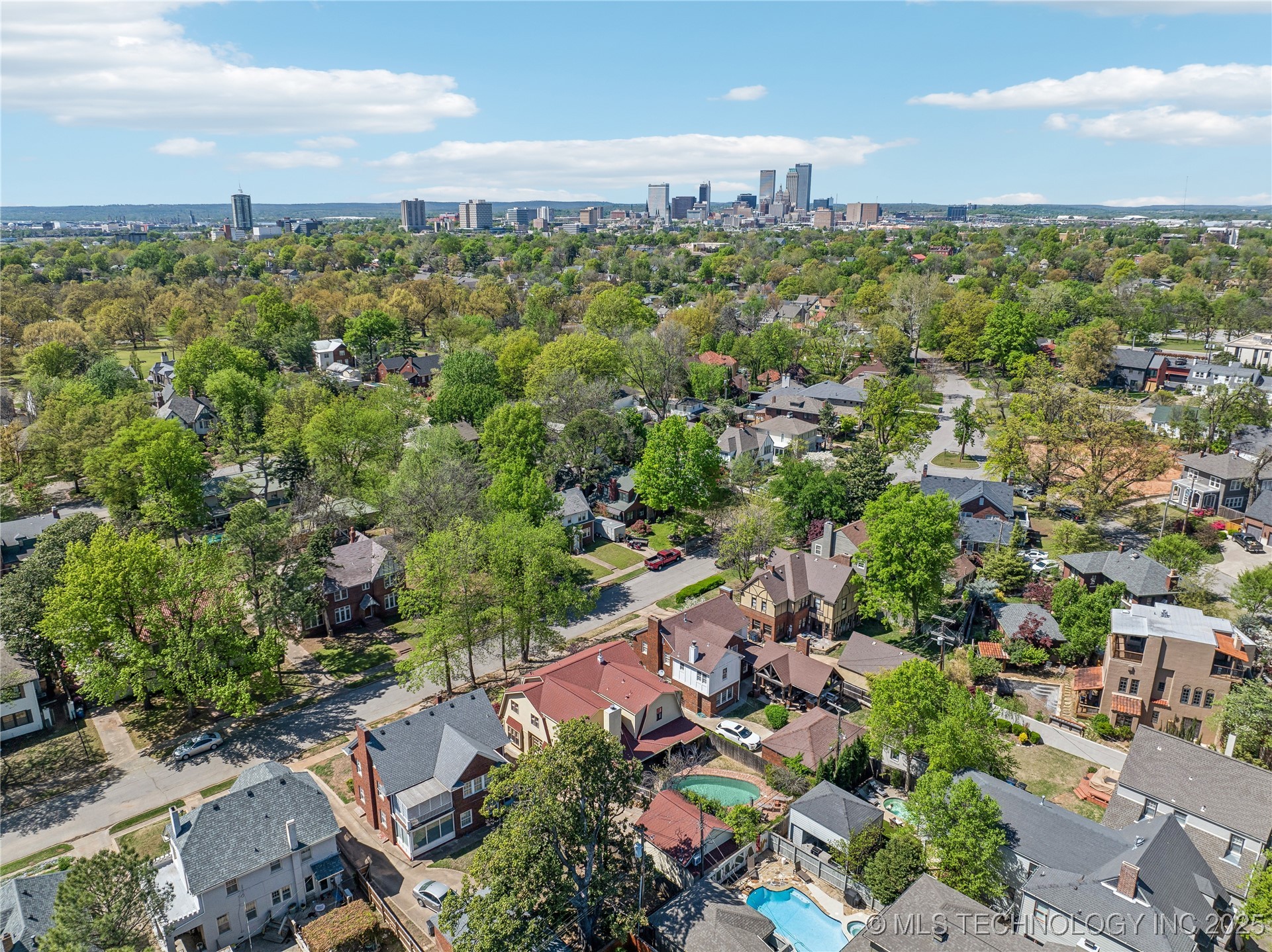 2251 S Saint Louis Avenue Property Photo 34