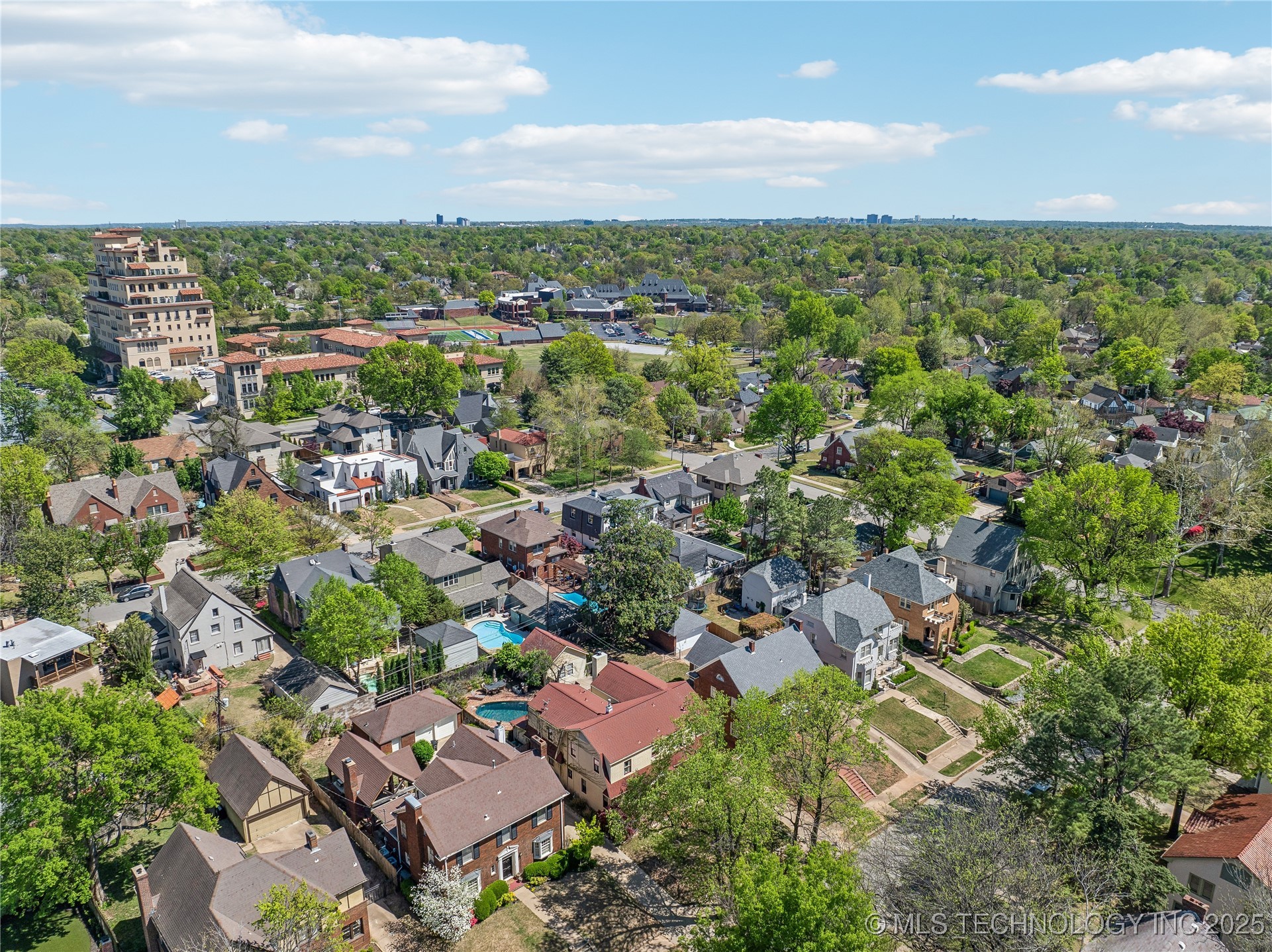 2251 S Saint Louis Avenue Property Photo 35