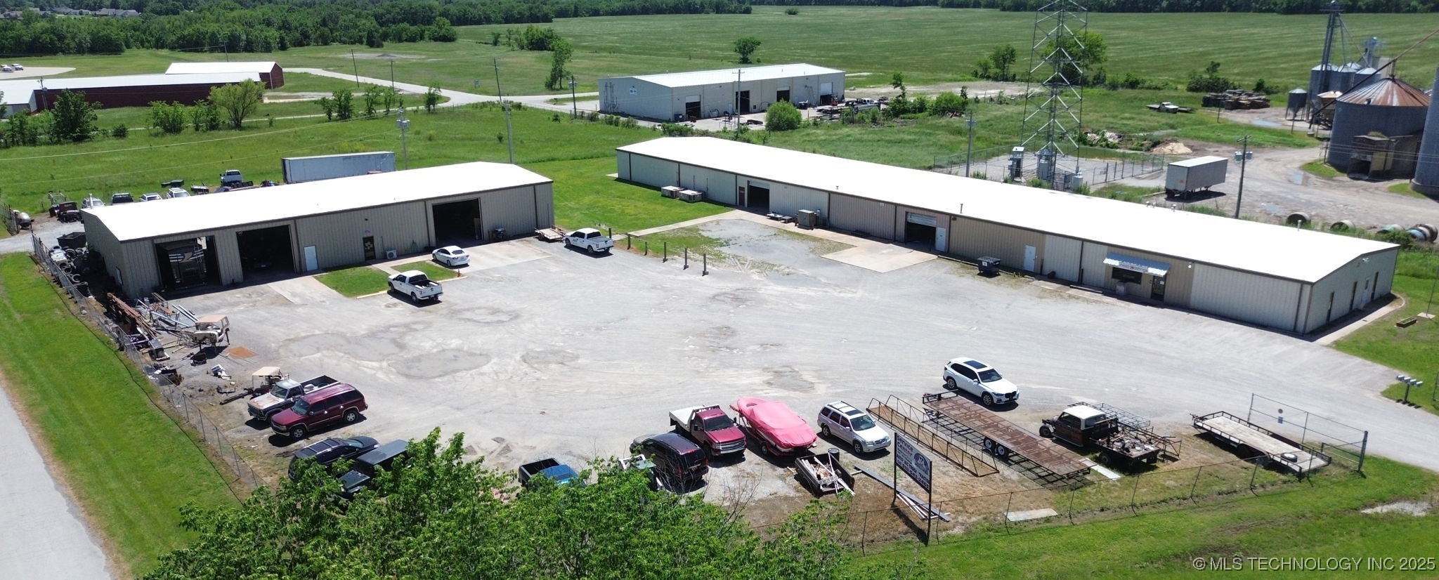 400 E Industrial Boulevard S Property Photo 1