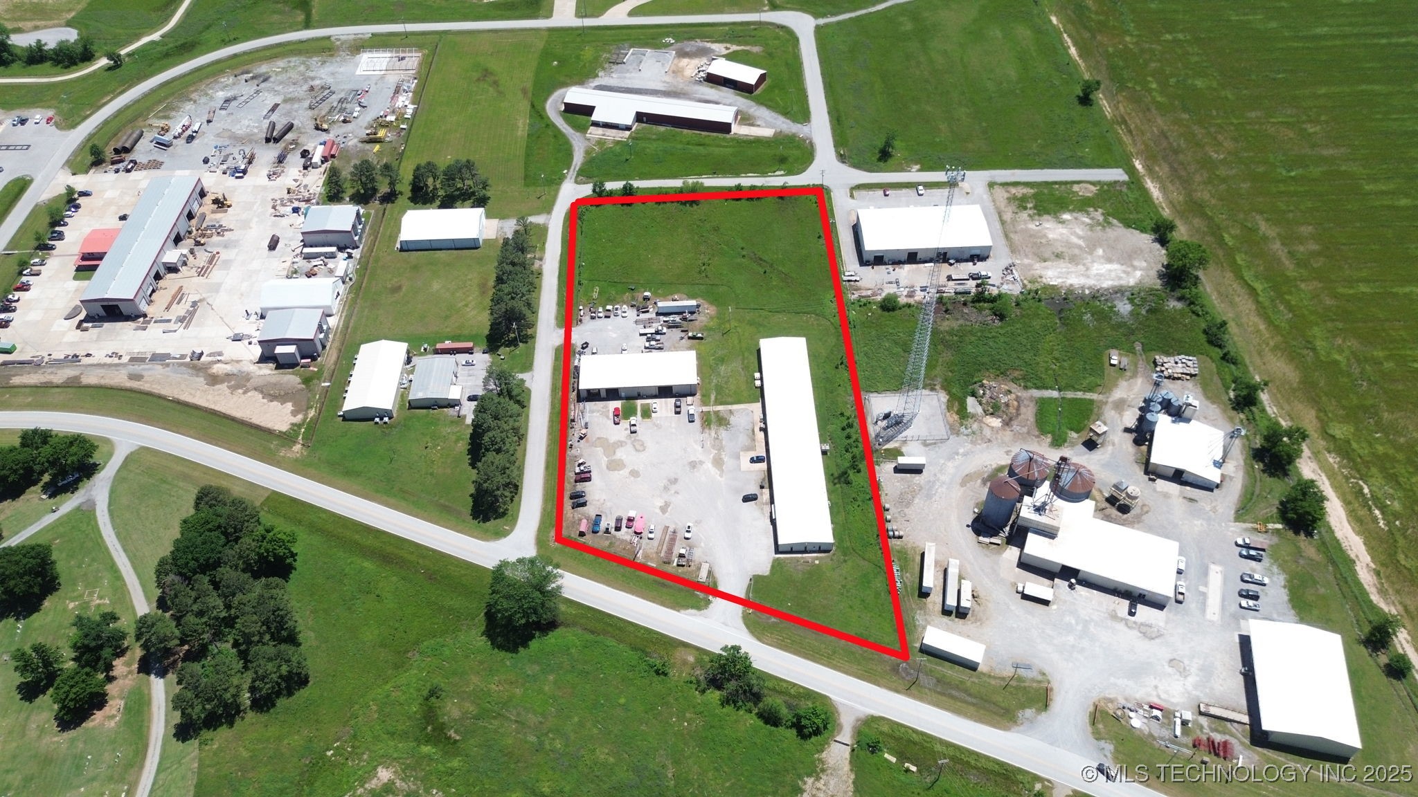 400 E Industrial Boulevard S Property Photo 2