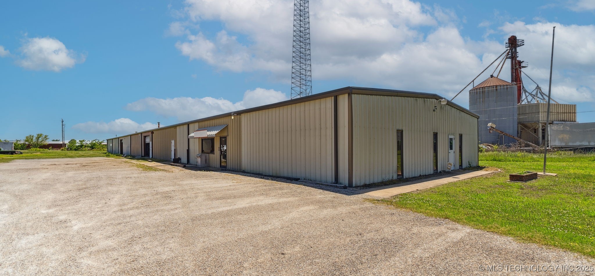 400 E Industrial Boulevard S Property Photo 3