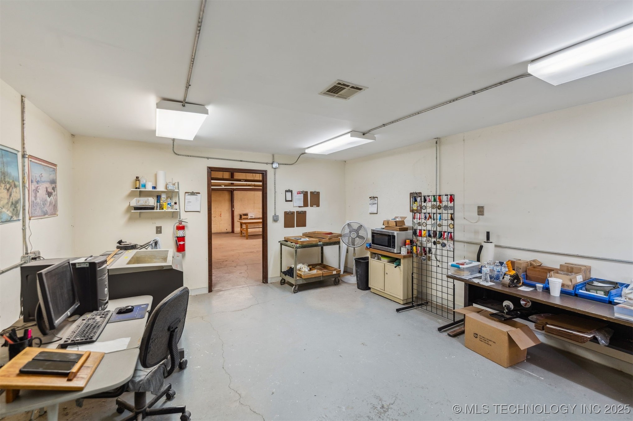 400 E Industrial Boulevard S Property Photo 5