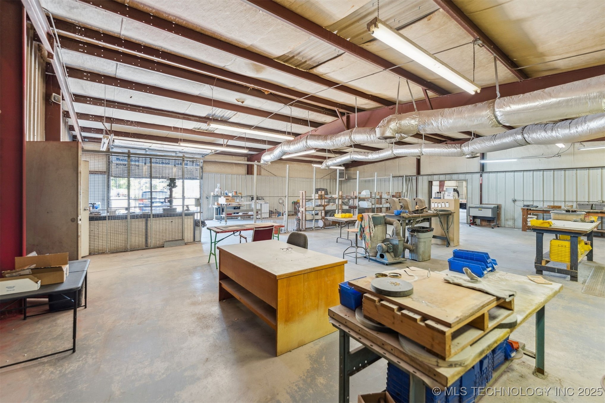 400 E Industrial Boulevard S Property Photo 8