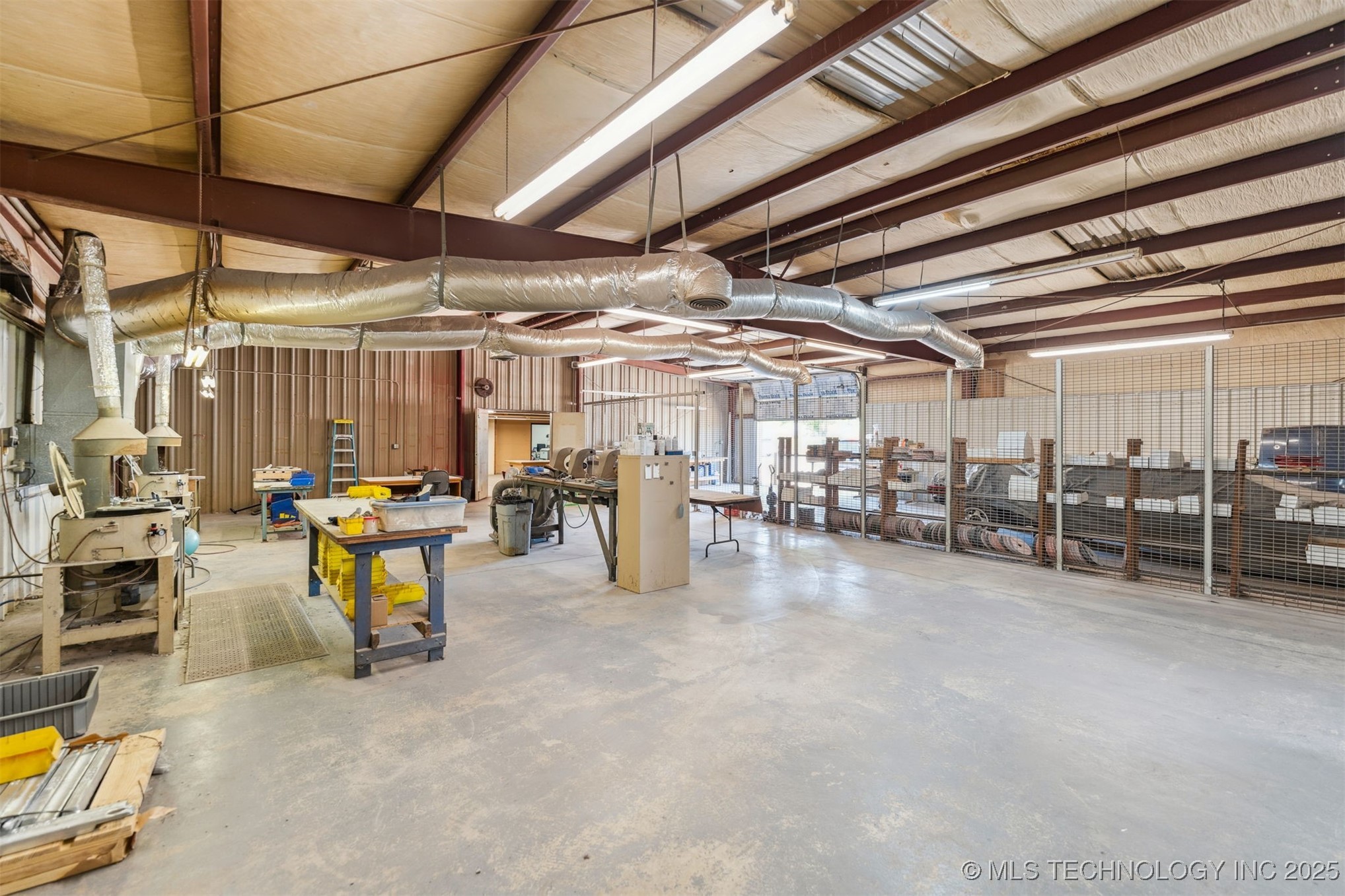 400 E Industrial Boulevard S Property Photo 9