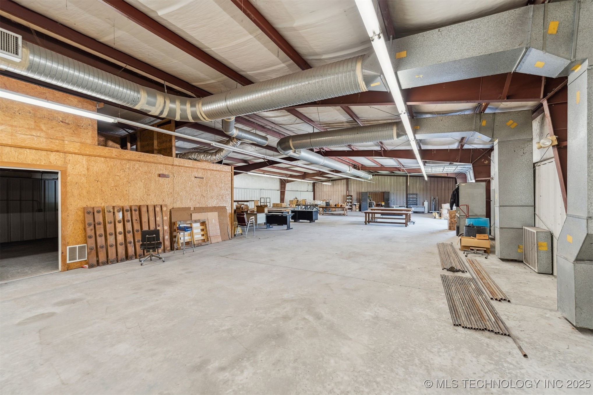 400 E Industrial Boulevard S Property Photo 11