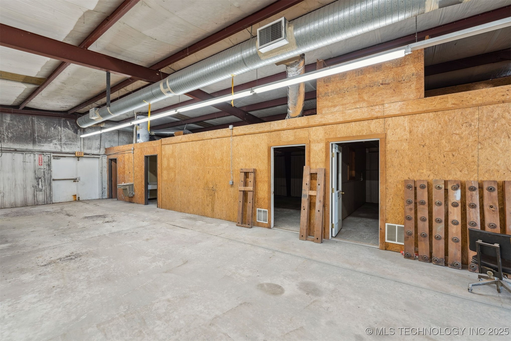 400 E Industrial Boulevard S Property Photo 12