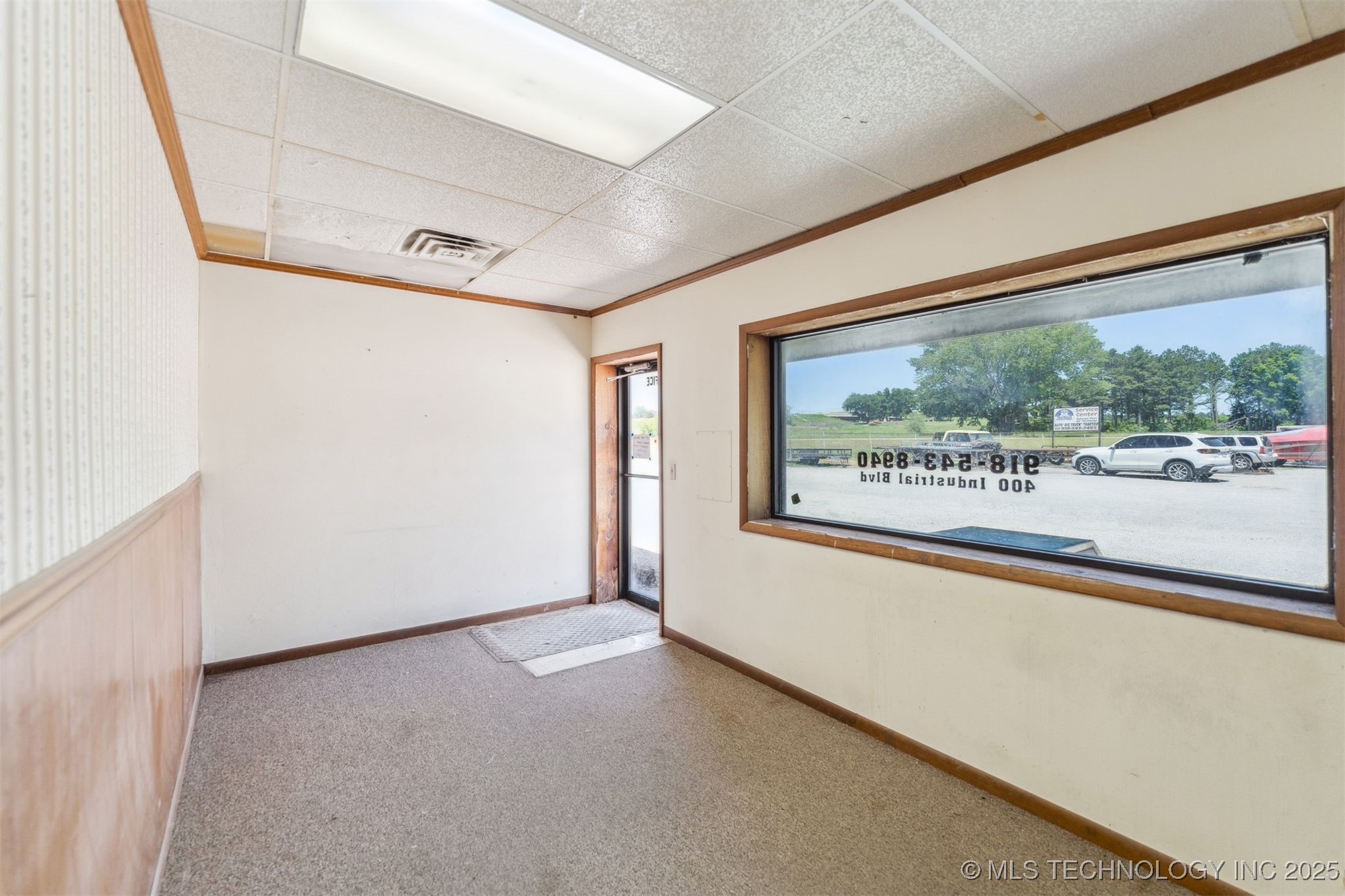 400 E Industrial Boulevard S Property Photo 14